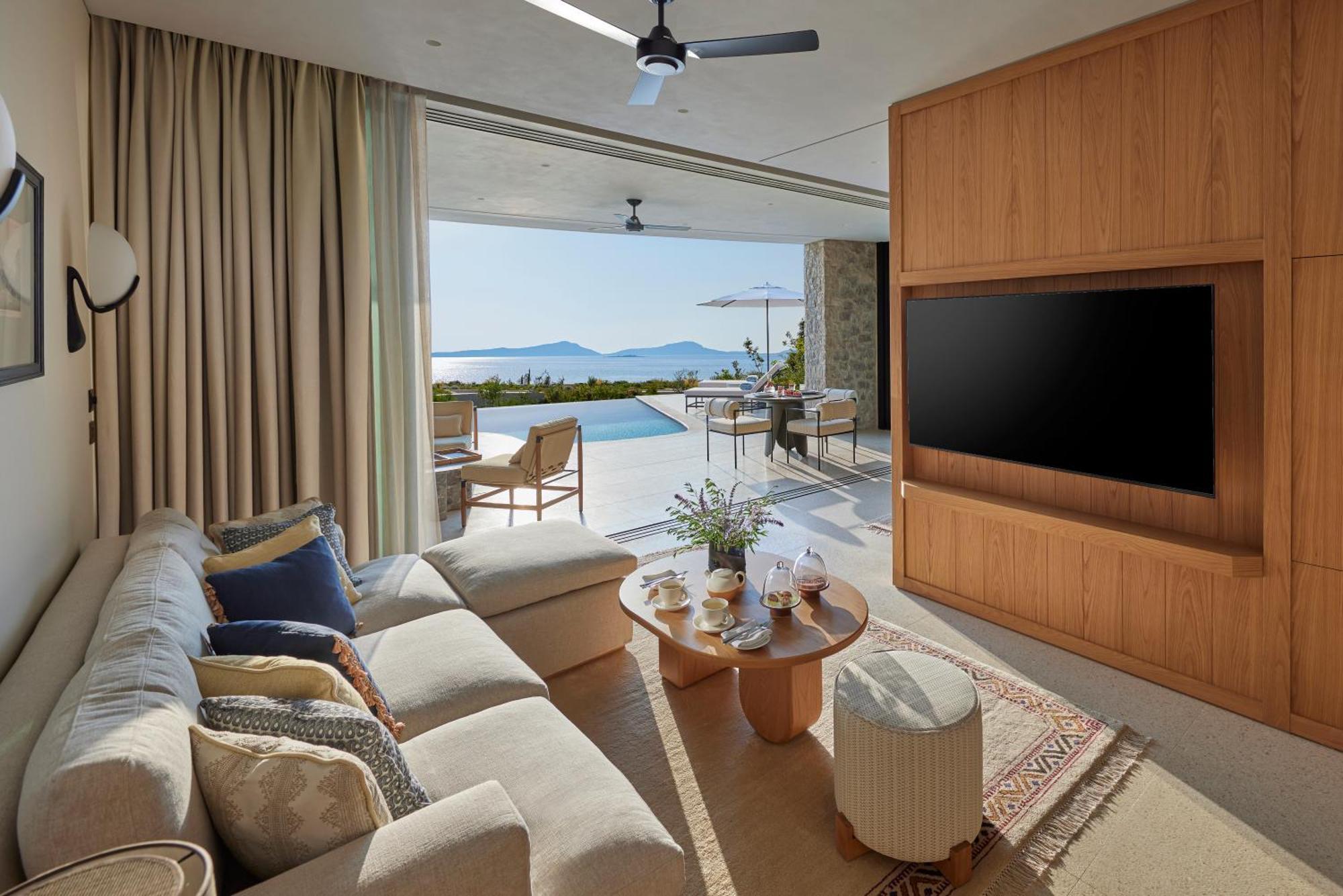 Poolvilla mit Blick auf die Bucht