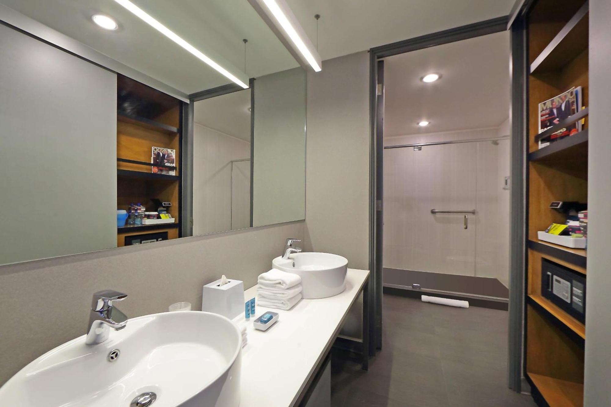 Junior Suite Aloft mit 2 Queensize-Betten und Stadtblick - Eckzimmer