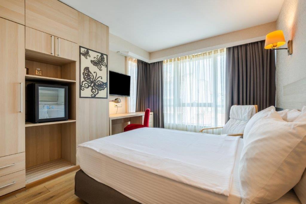 Zimmer mit Kingsize-Bett