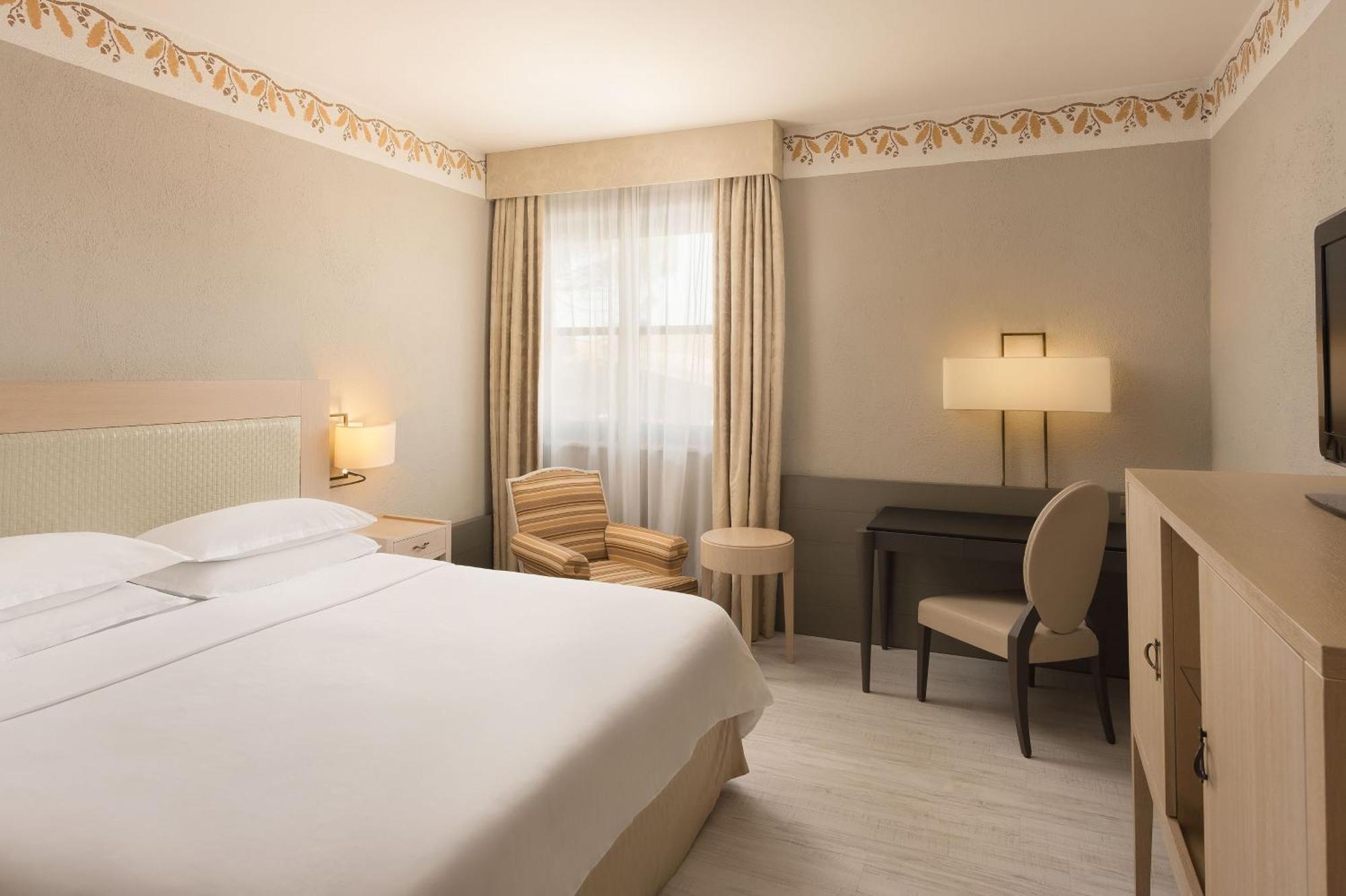 Deluxe Zimmer mit Kingsize-Bett