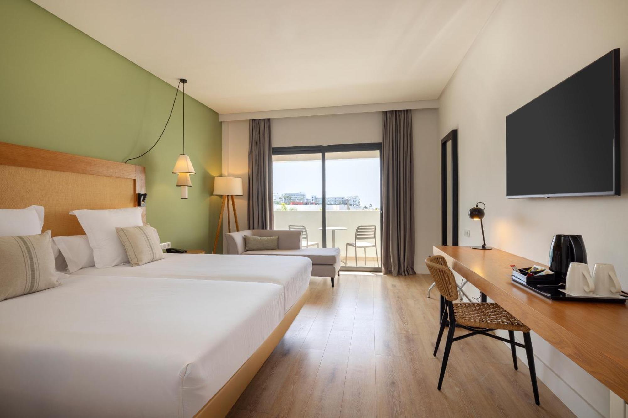 Superior Doppelzimmer mit Poolblick