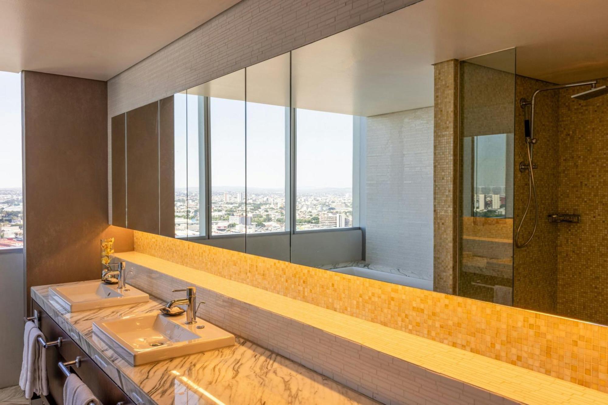 Präsidentensuite mit 2 Schlafzimmern und Stadtblick