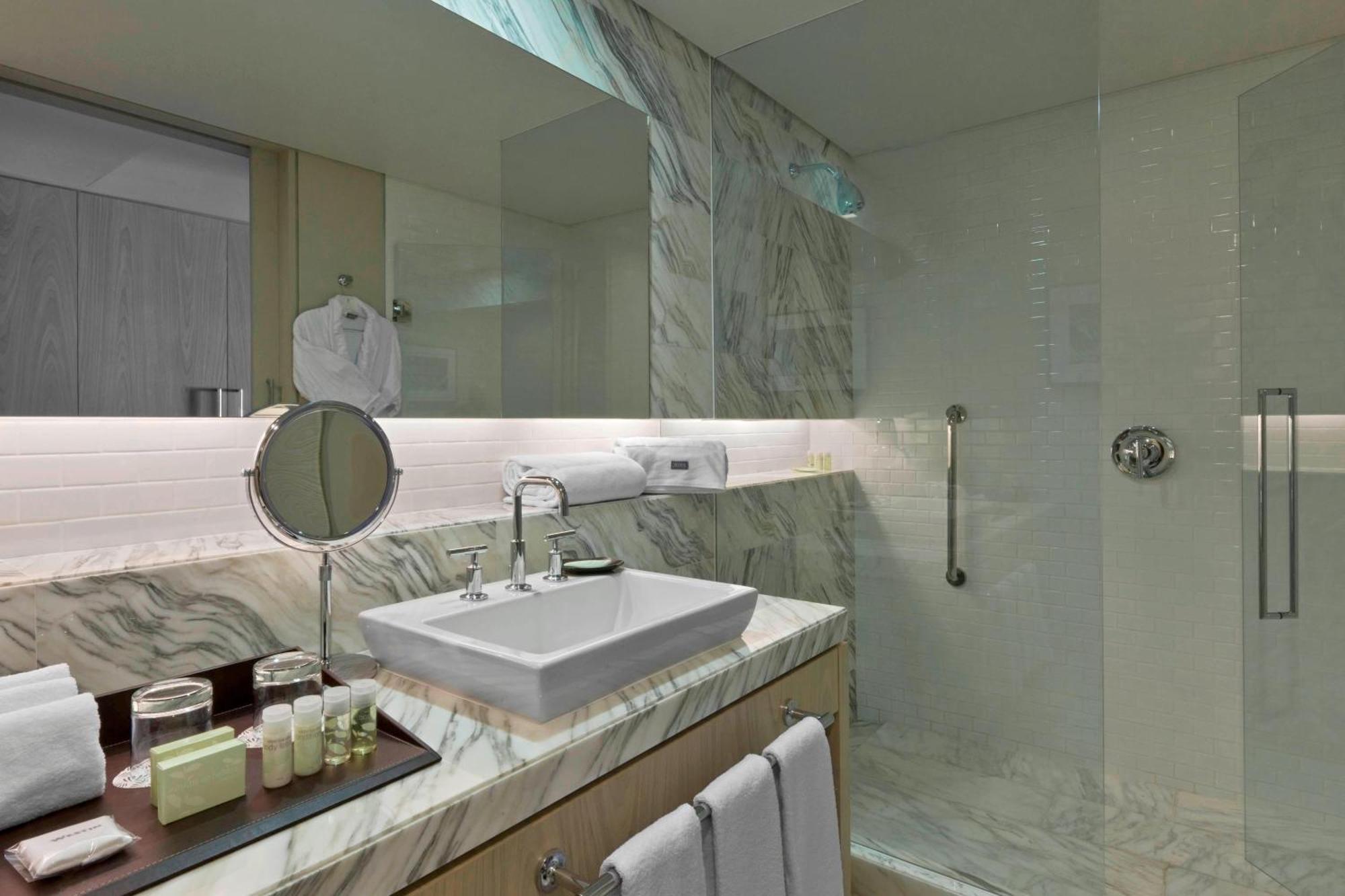 Master Junior Suite mit 1 Schlafzimmer, 1 Kingsize-Bett und Stadtblick