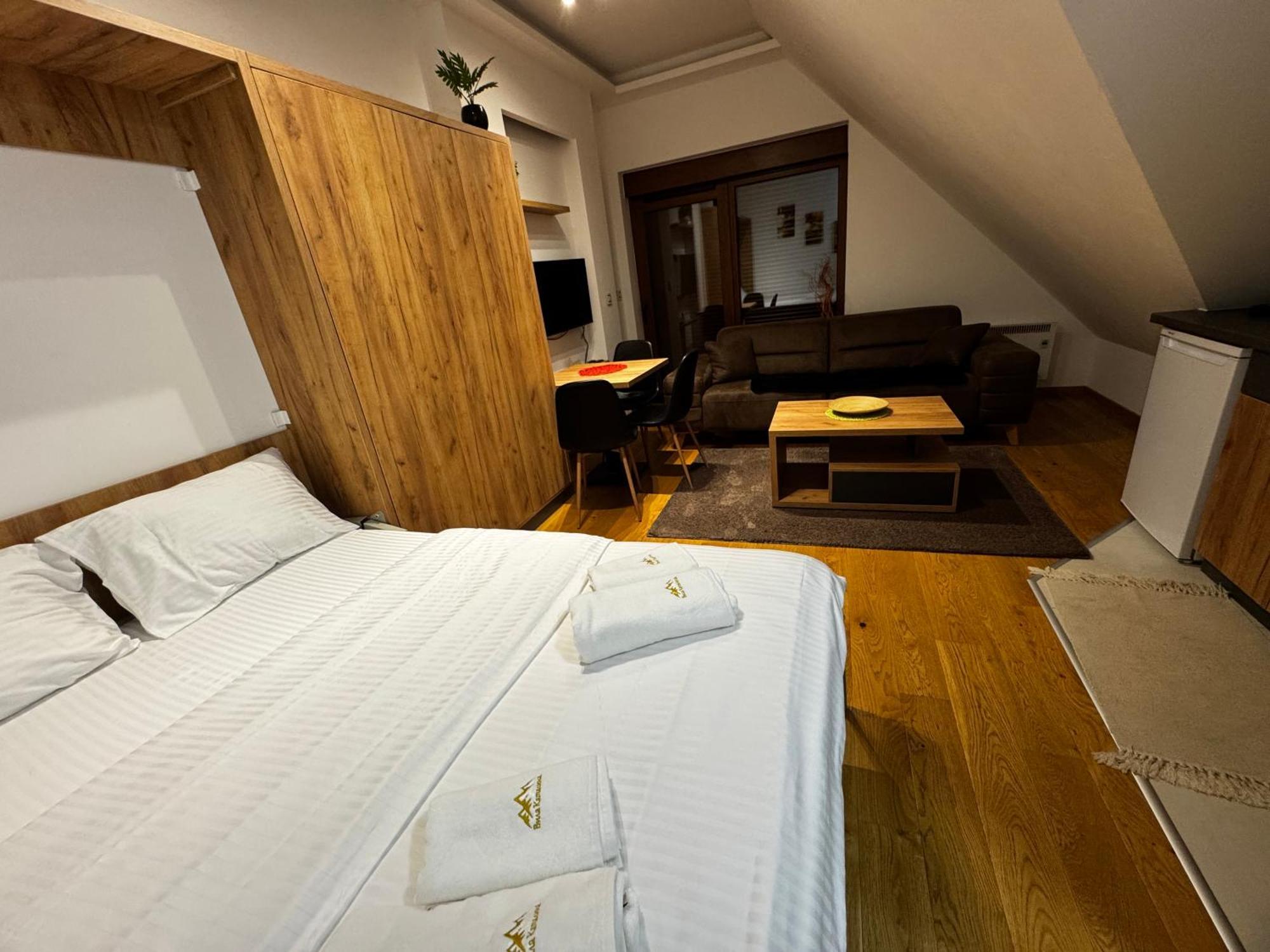 Deluxe Studio