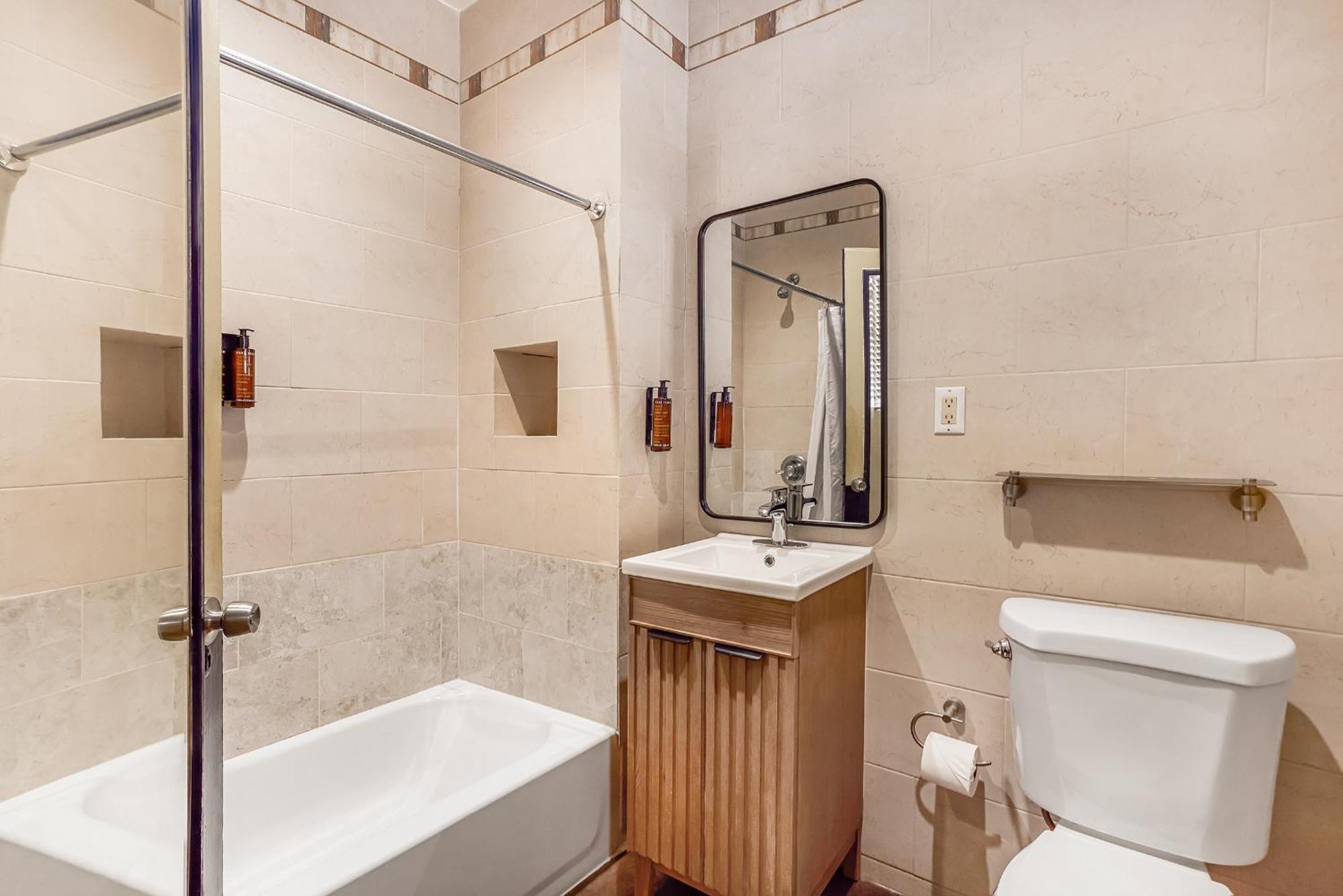 Private Suite (4 Erwachsene)