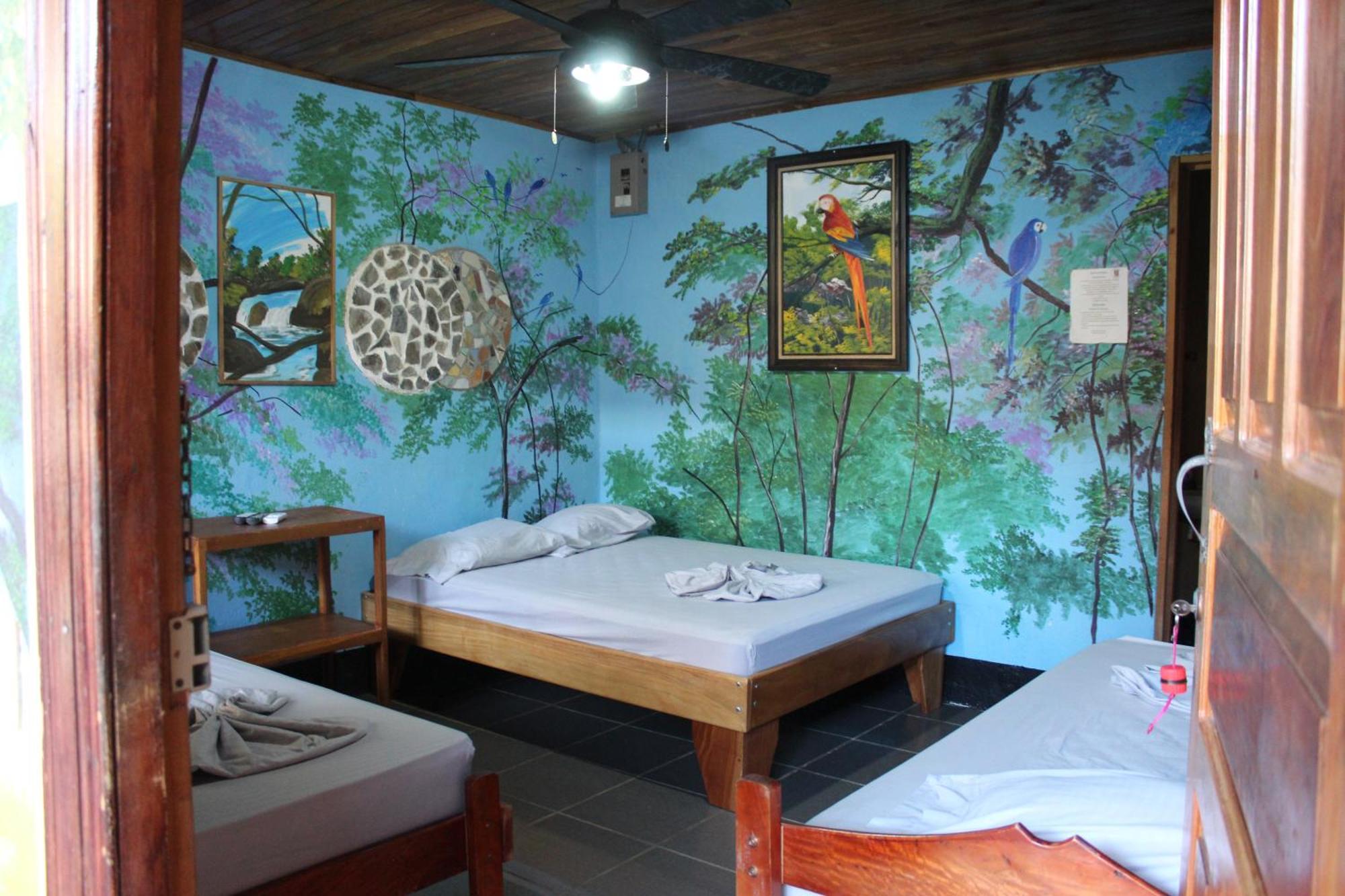 Dreibettzimmer mit eigenem Bad