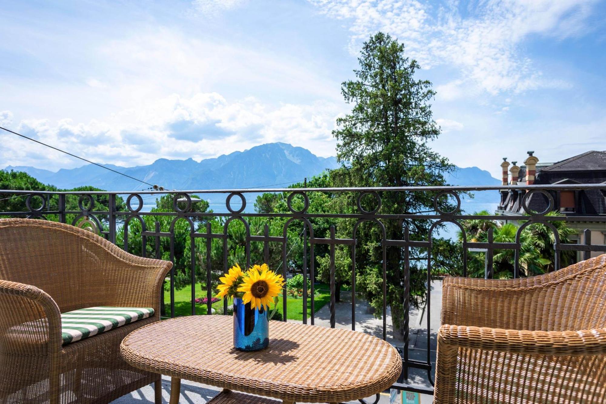 Junior Suite mit Queensize-Bett und Seeblick