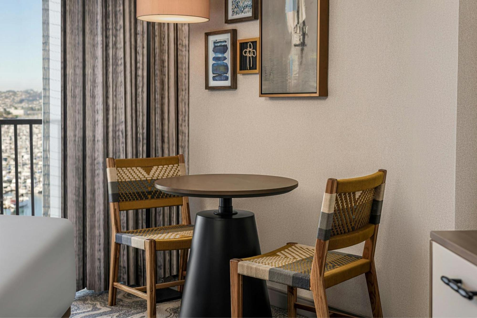 Deluxe Zimmer mit Kingsize-Bett - Marina Tower