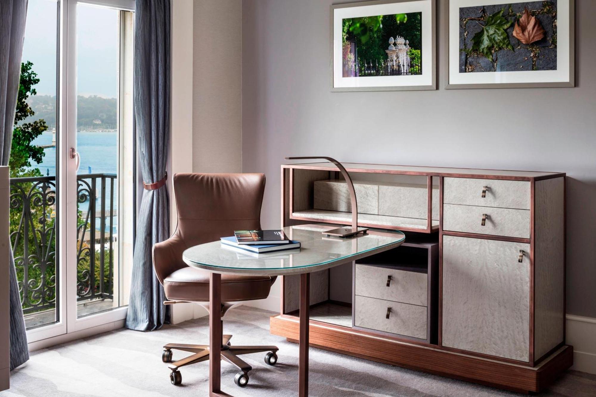 Deluxe Zimmer mit Seeblick und 1 Kingsize-Bett