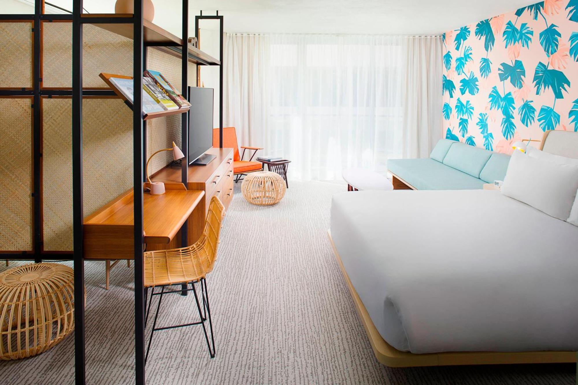 King Room with Waikiki Skyline View - High Floor,1643145452:JPEG