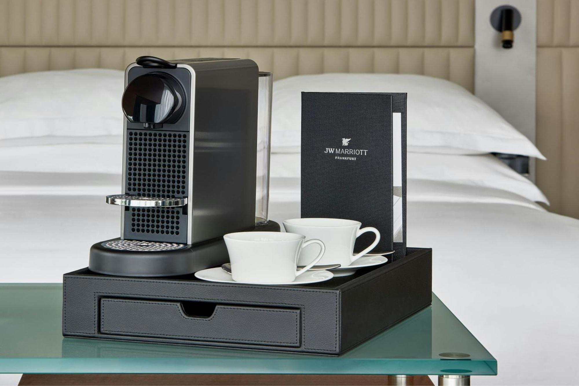 Deluxe Eckzimmer mit Kingsize-Bett und Schlafsofa