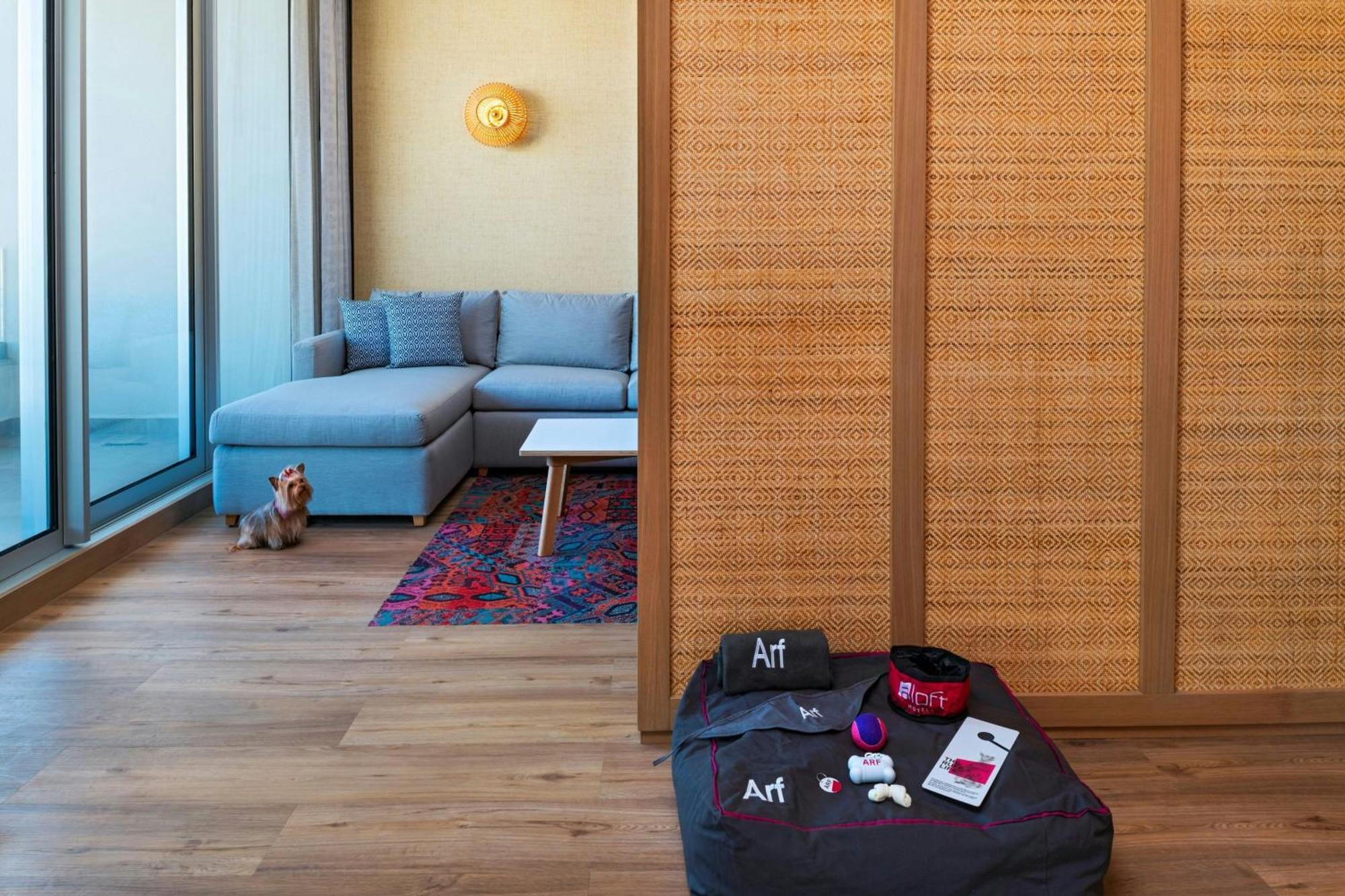 Suite mit Planschbecken auf Poolebene mit 1 Kingsize-Bett und Balkon