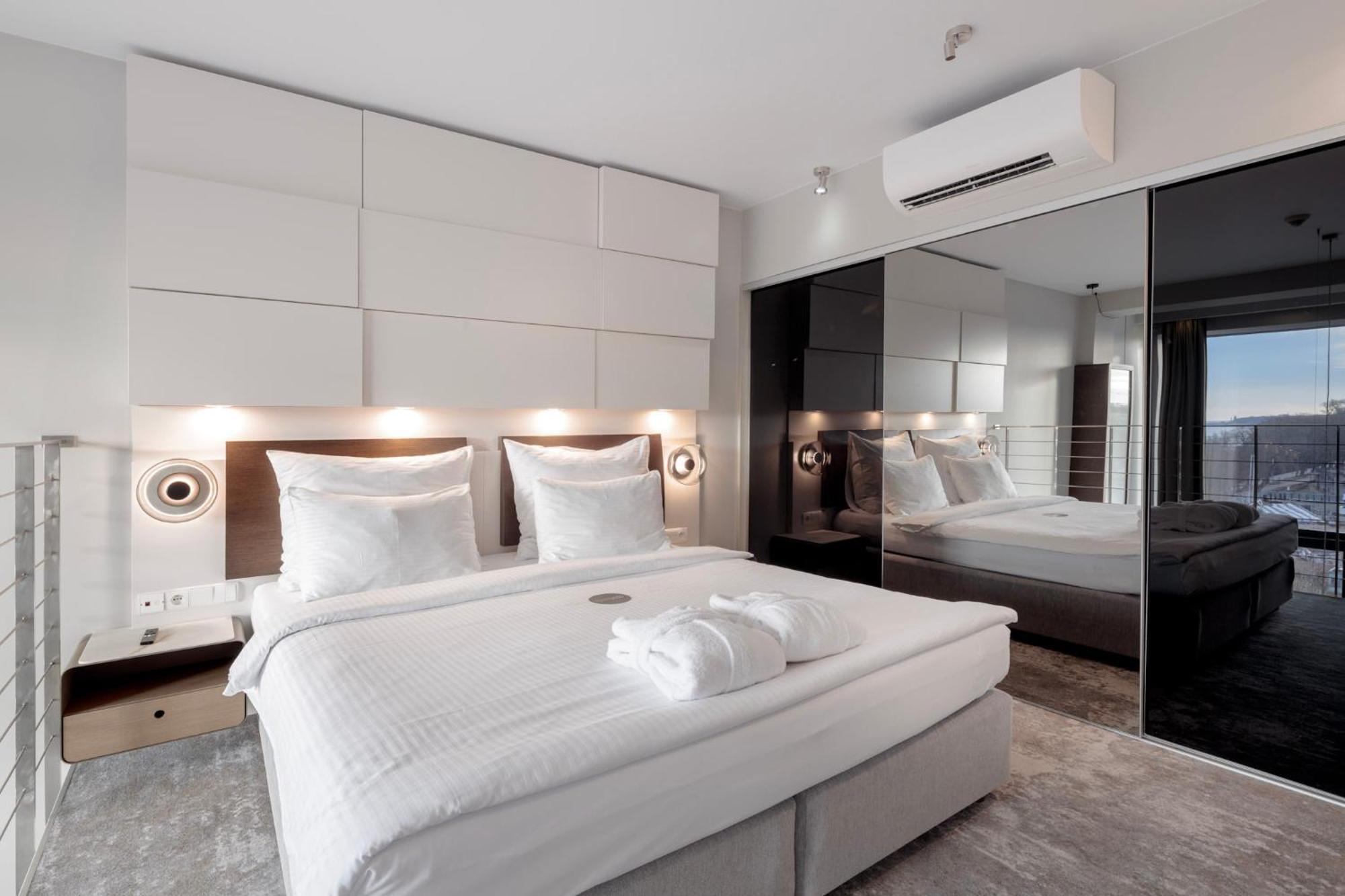 Maisonette-Apartment mit seitlichem Meerblick