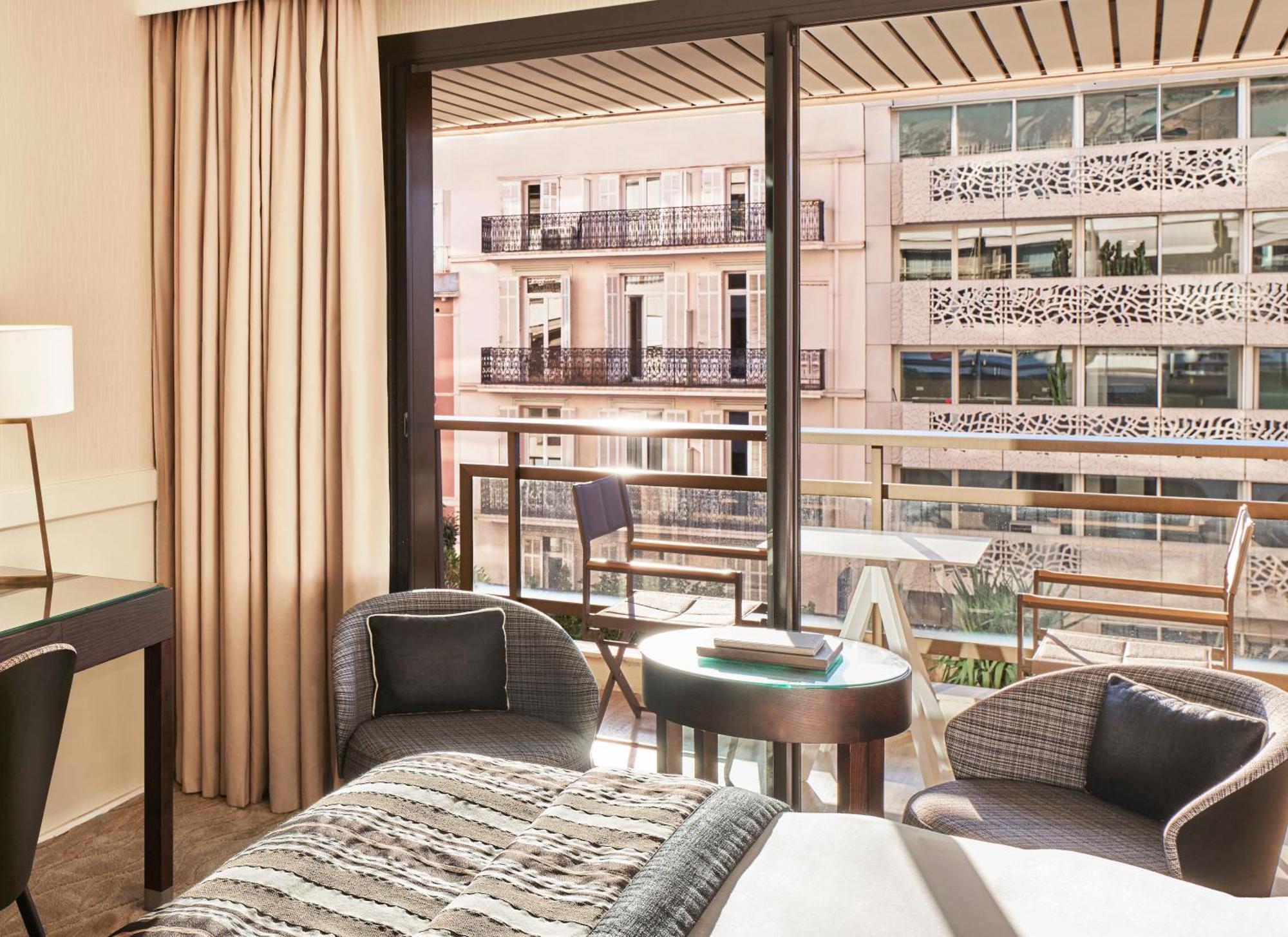 Superior Zimmer mit Stadtblick und Terrasse