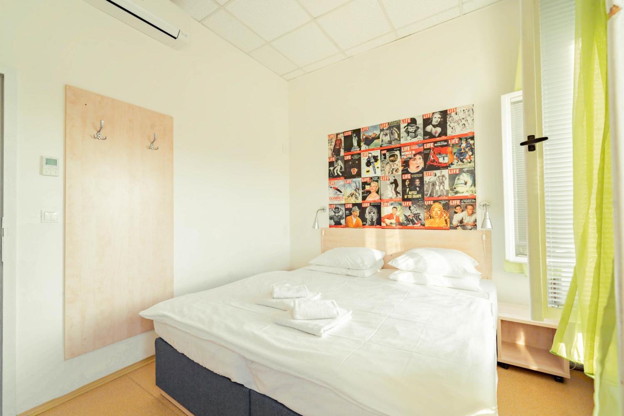 Doppel-/Zweibettzimmer mit Gemeinschaftsbad