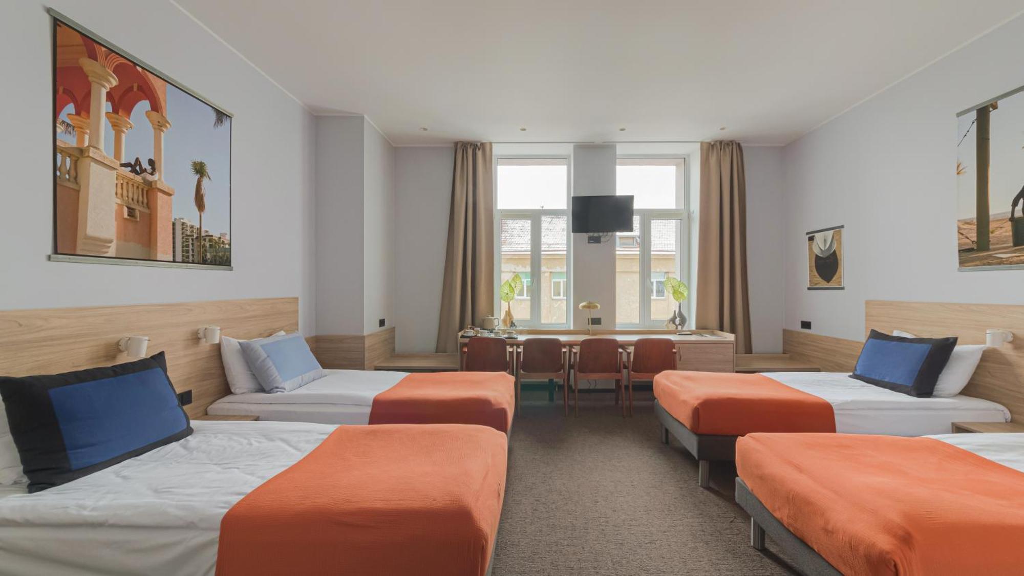 Renoviertes Standard Vierbettzimmer