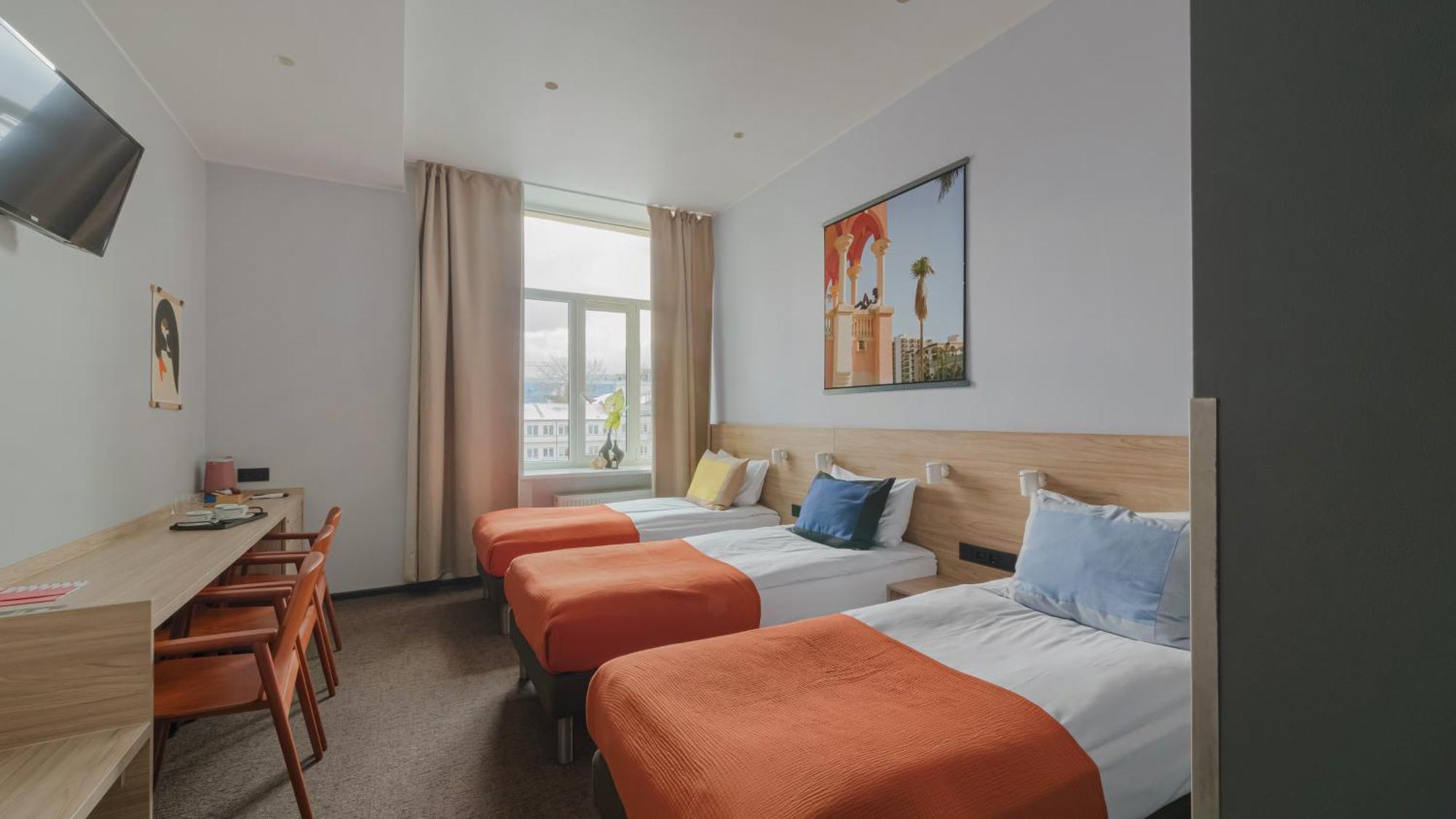 Renoviertes Standard Dreibettzimmer