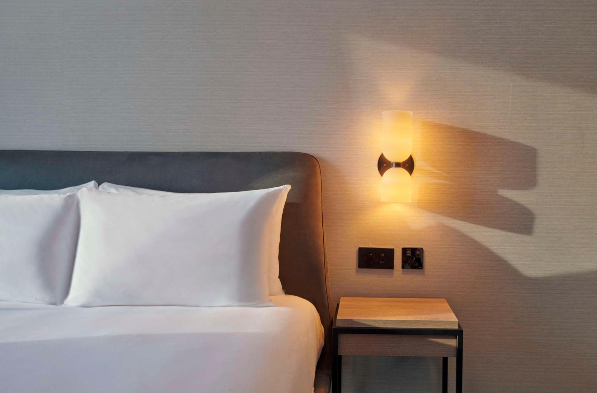 Studio mit Kingsize-Bett und Küchenzeile – barrierefrei