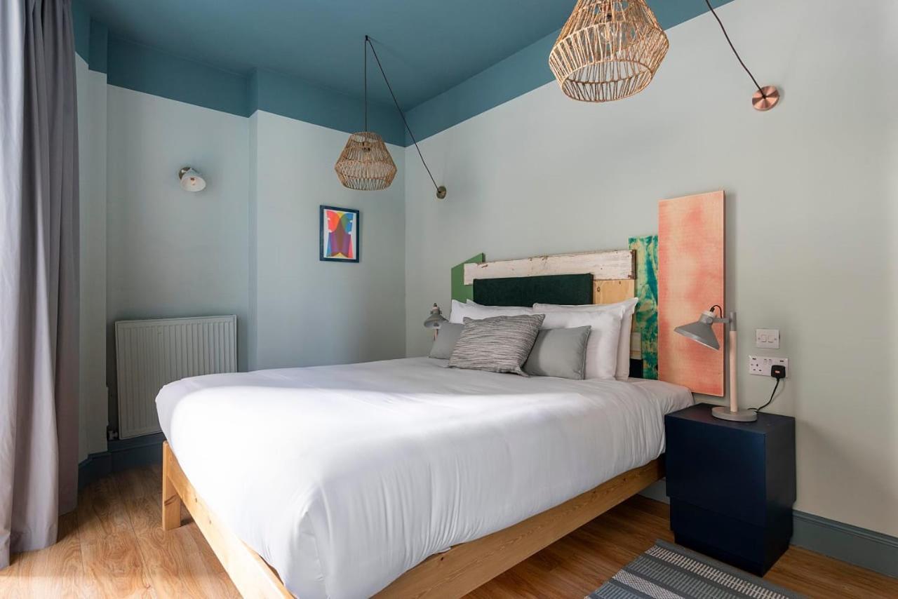 Standard Double & Single Bed Room