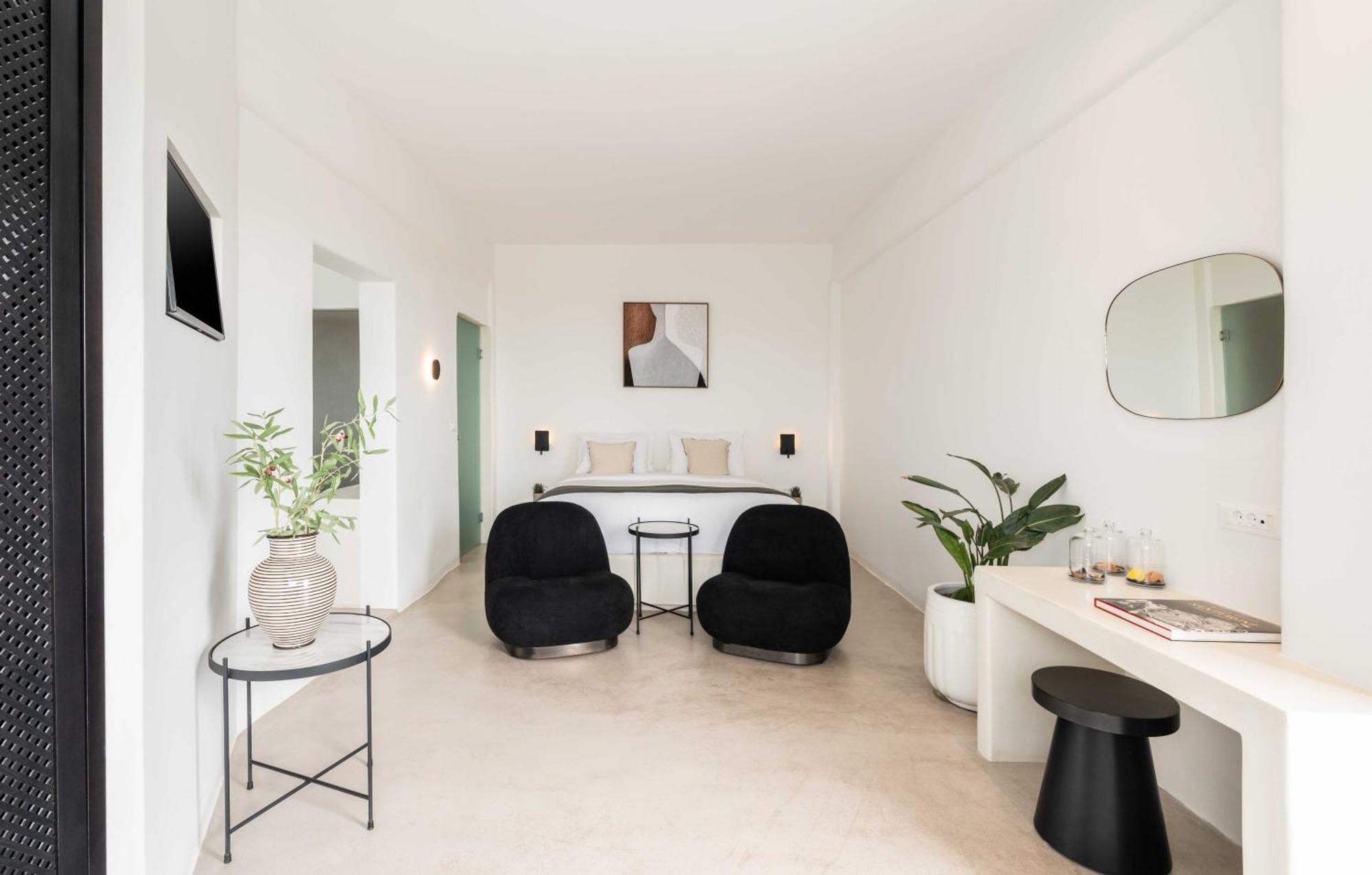Suite für 4 Personen mit Blick auf die Caldera und eigenem Mini-Außenpool