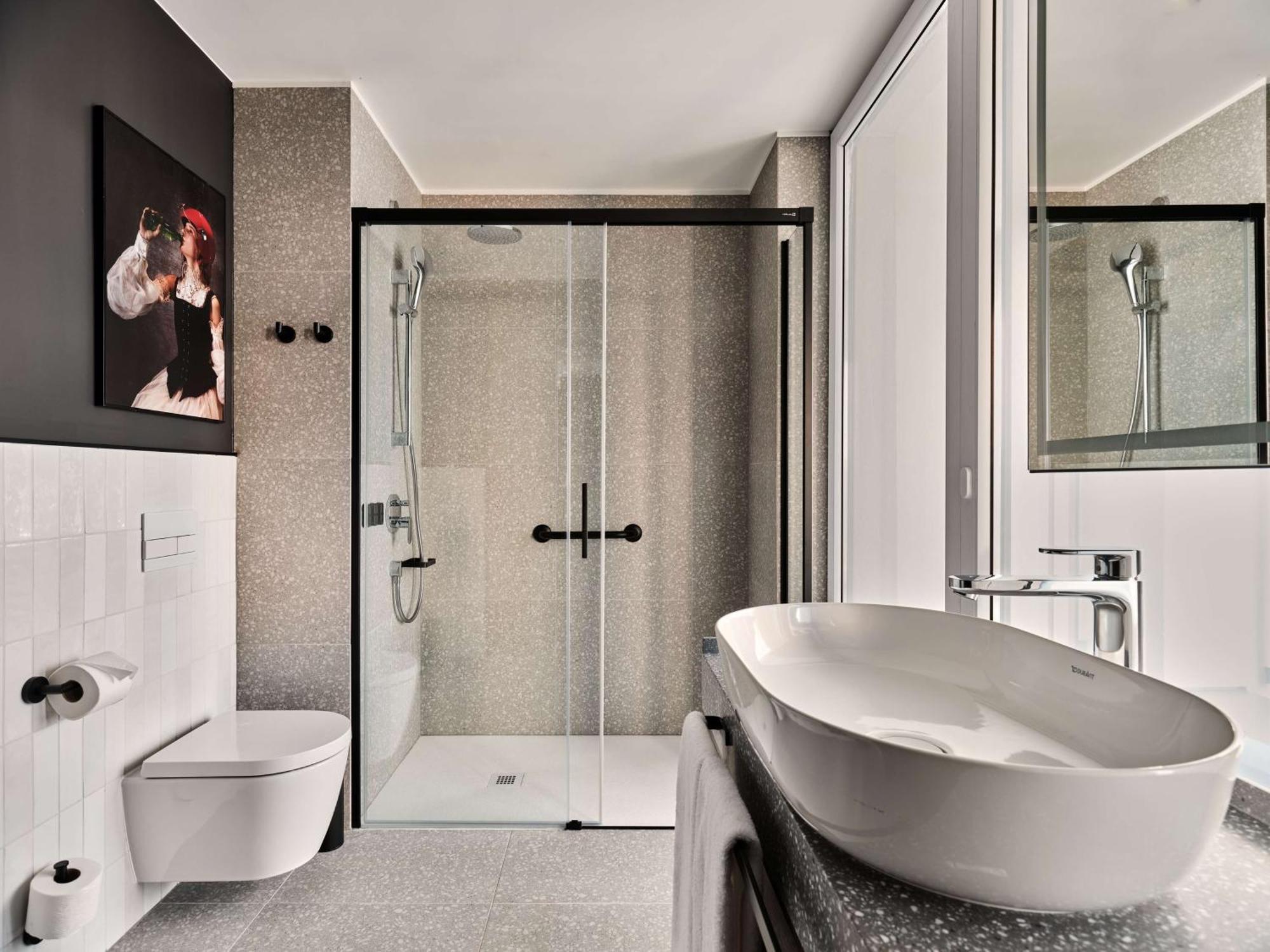 Ferienwohnung mit 2 Schlafzimmern und Terrasse im Nebengebäude