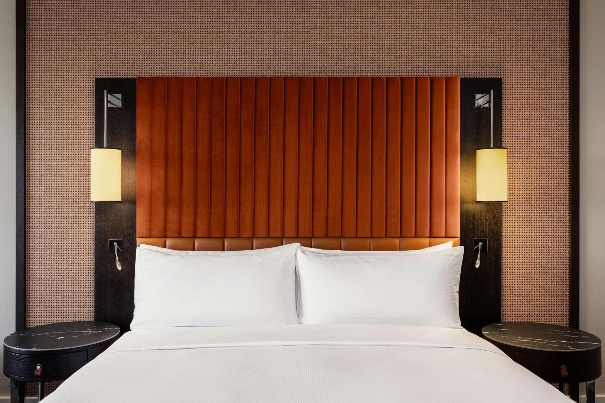 Junior Suite mit 1 Kingsize-Bett am Wasser