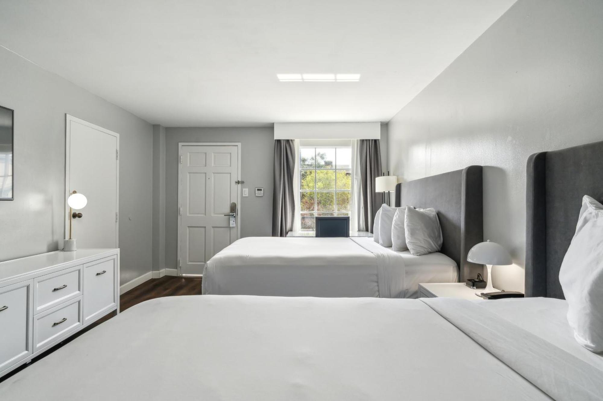 Double Queen Room