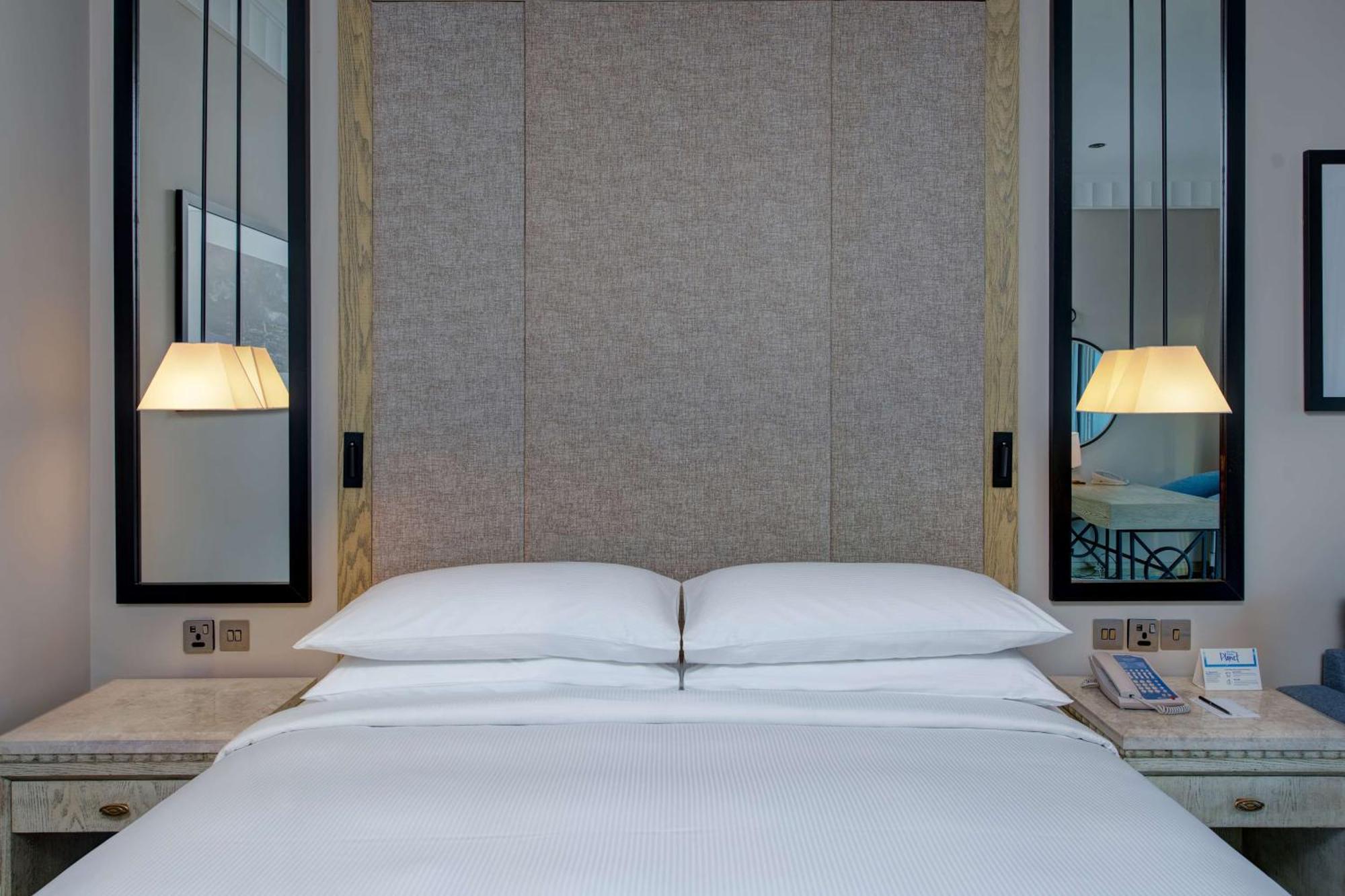 Zimmer mit Kingsize Bett