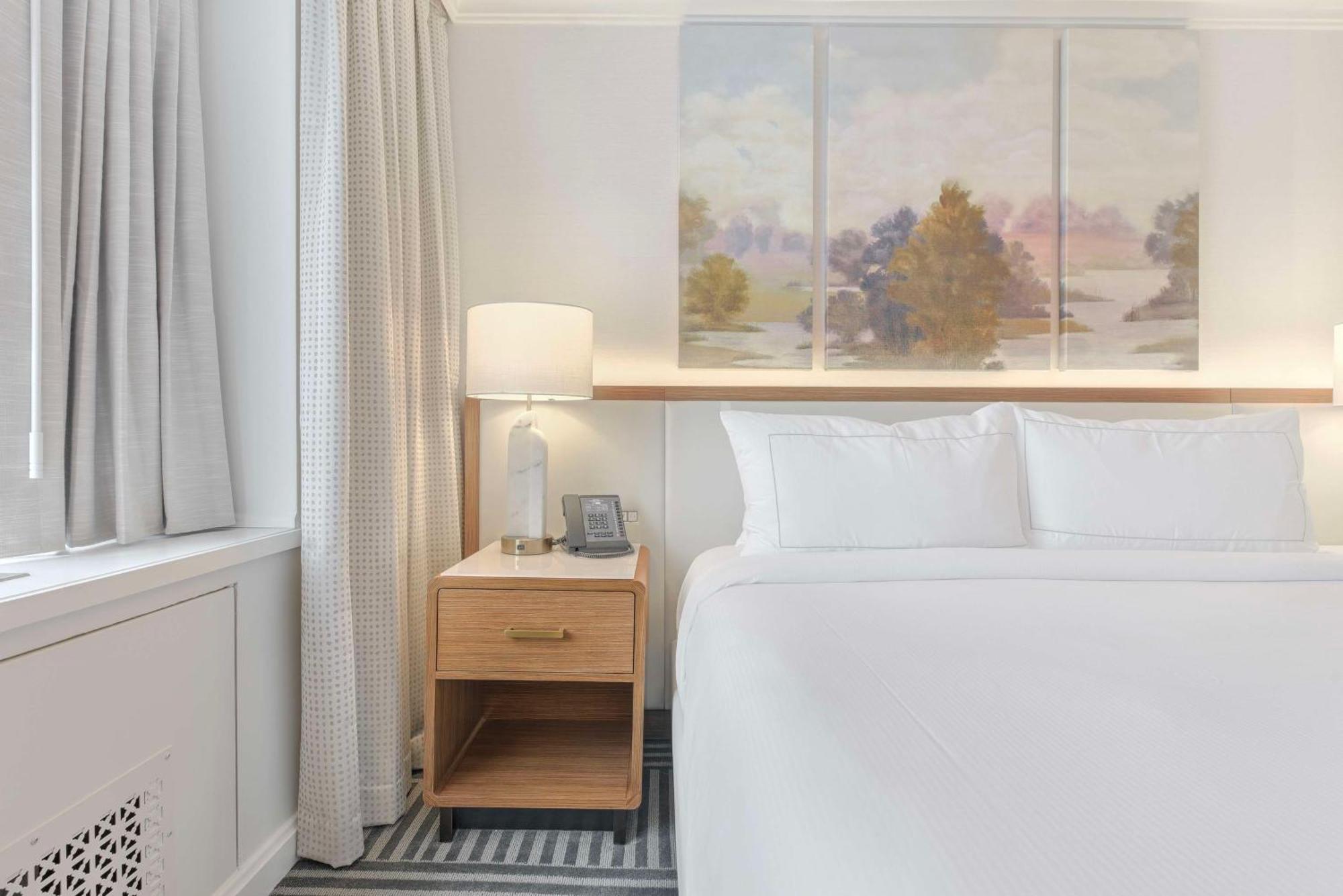 Junior Suite mit Kingsize-Bett und Sitzbereich