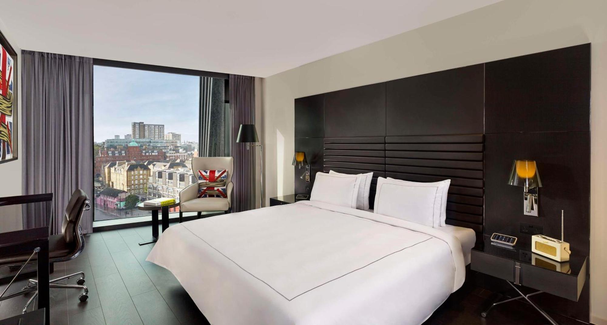 Art Zimmer Deluxe mit Kingsize-Bett