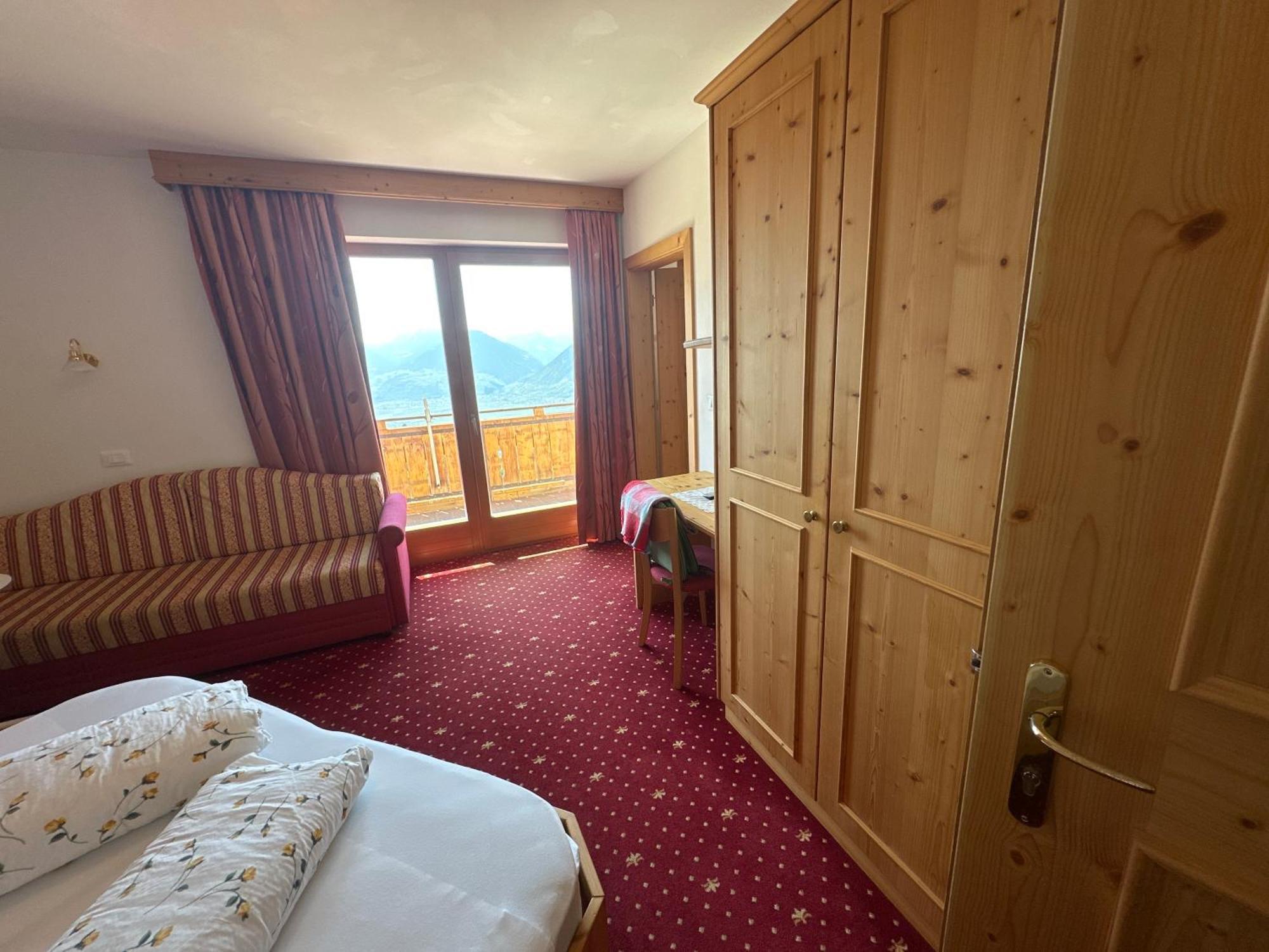 Doppelzimmer mit Balkon