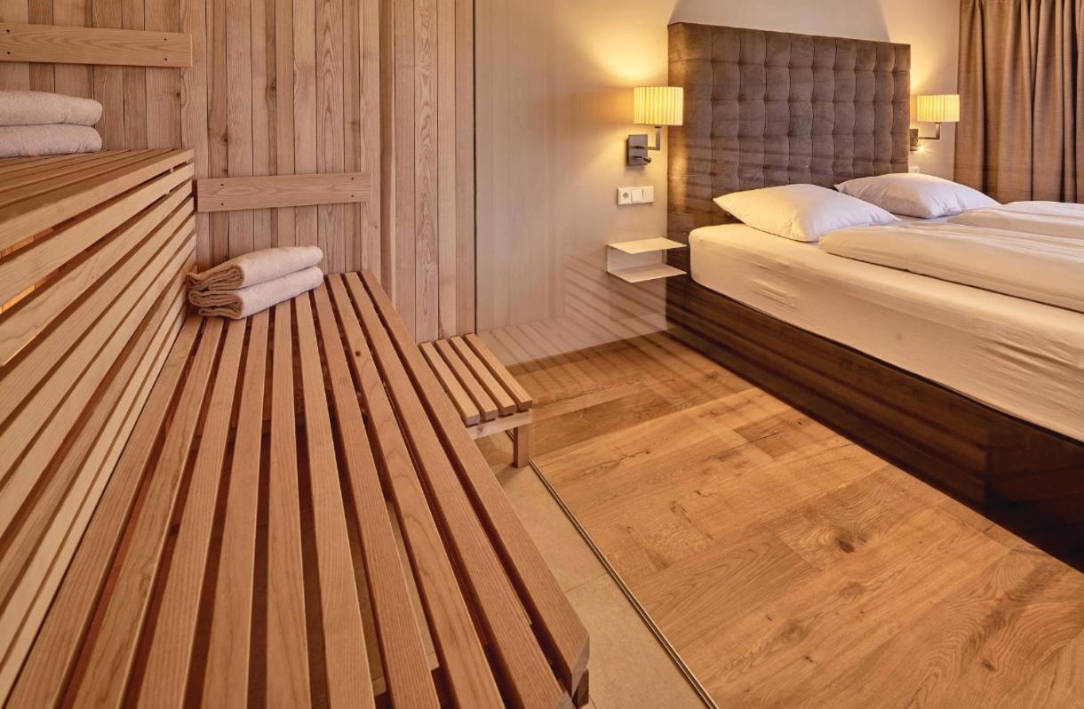 One-Bedroom Apartment with Terrace and private sauna