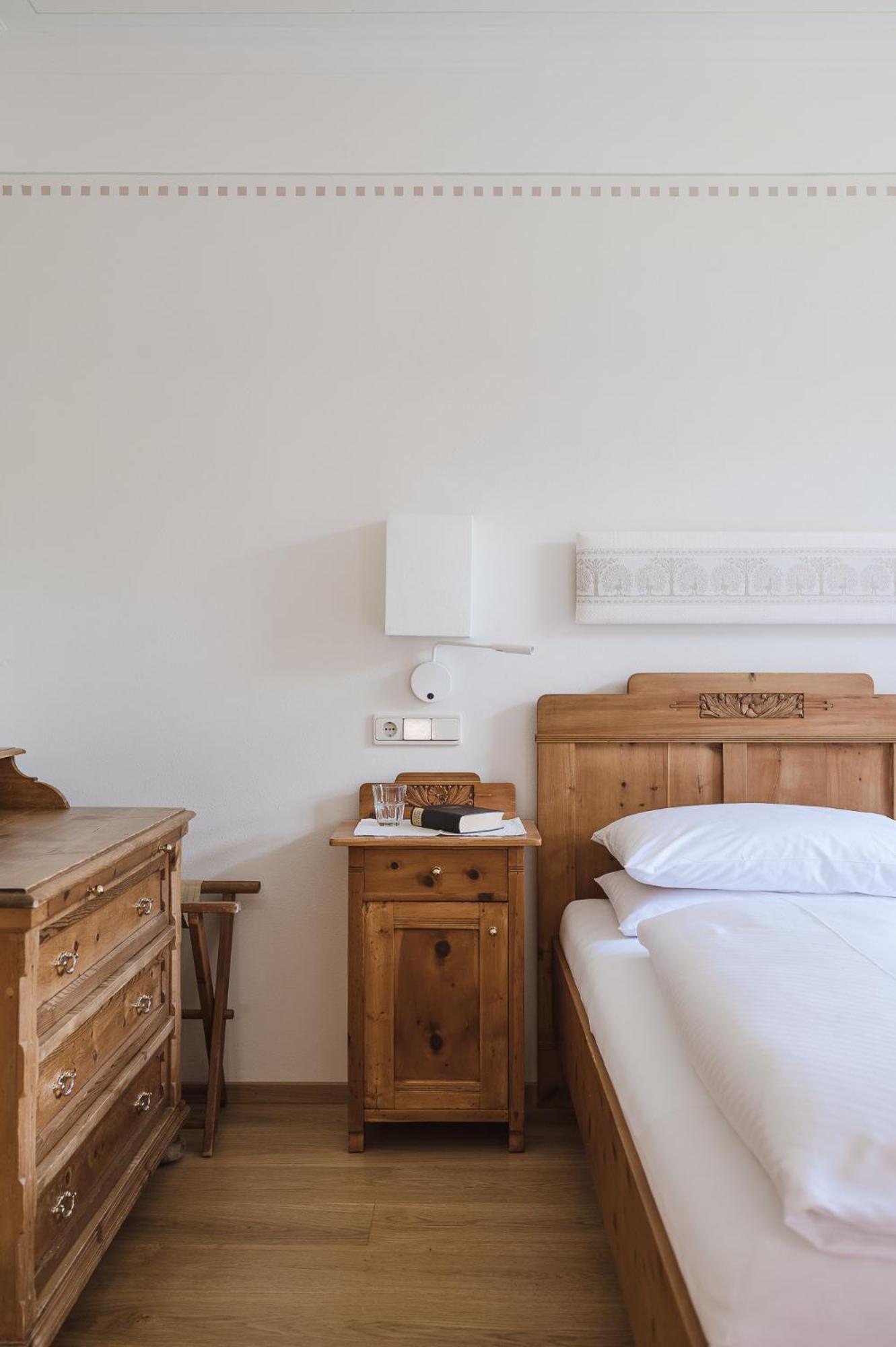 Kleines Doppel-/Zweibettzimmer