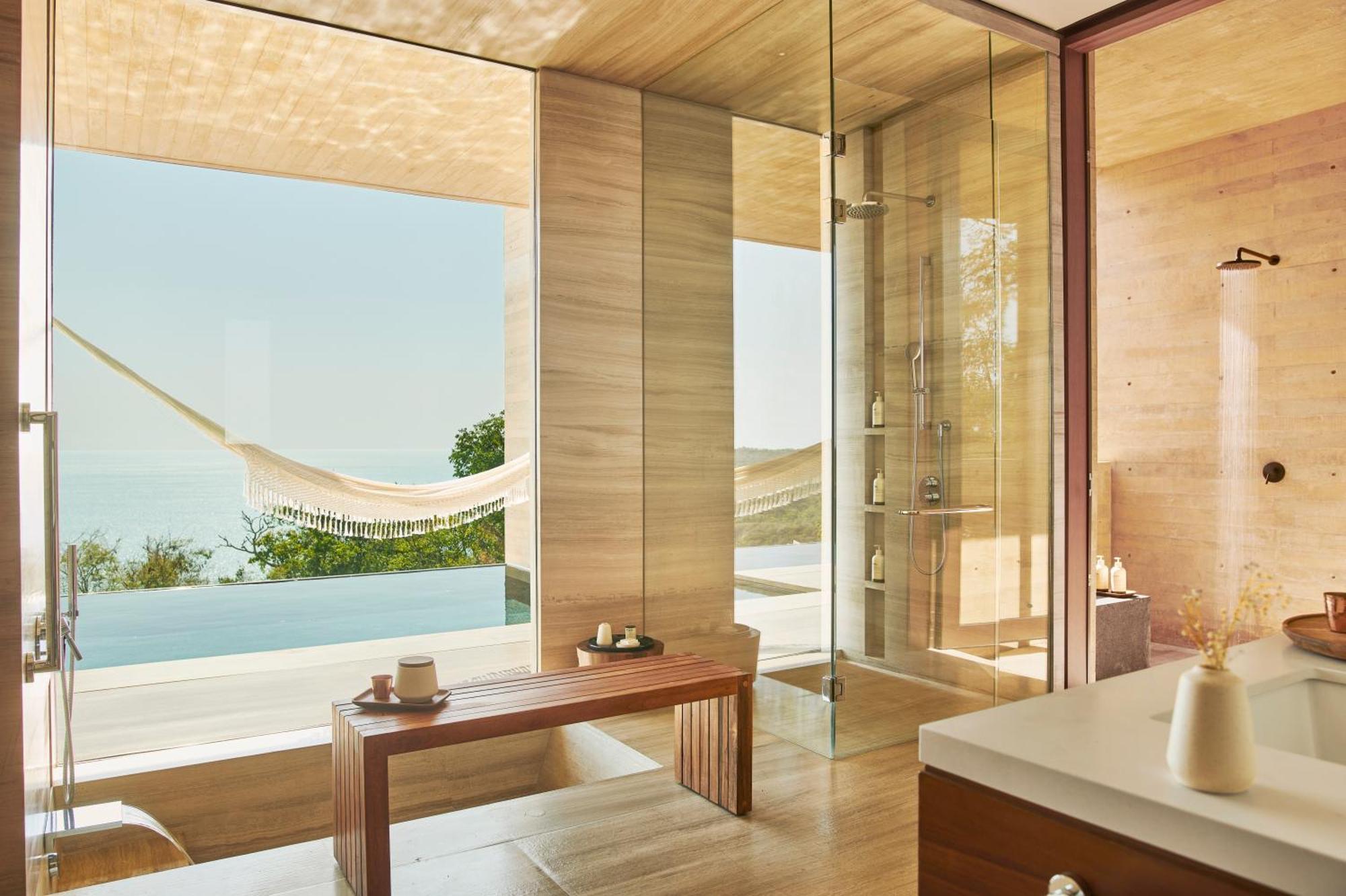 Cliffside One-Bedroom Suite with Infinity Pool