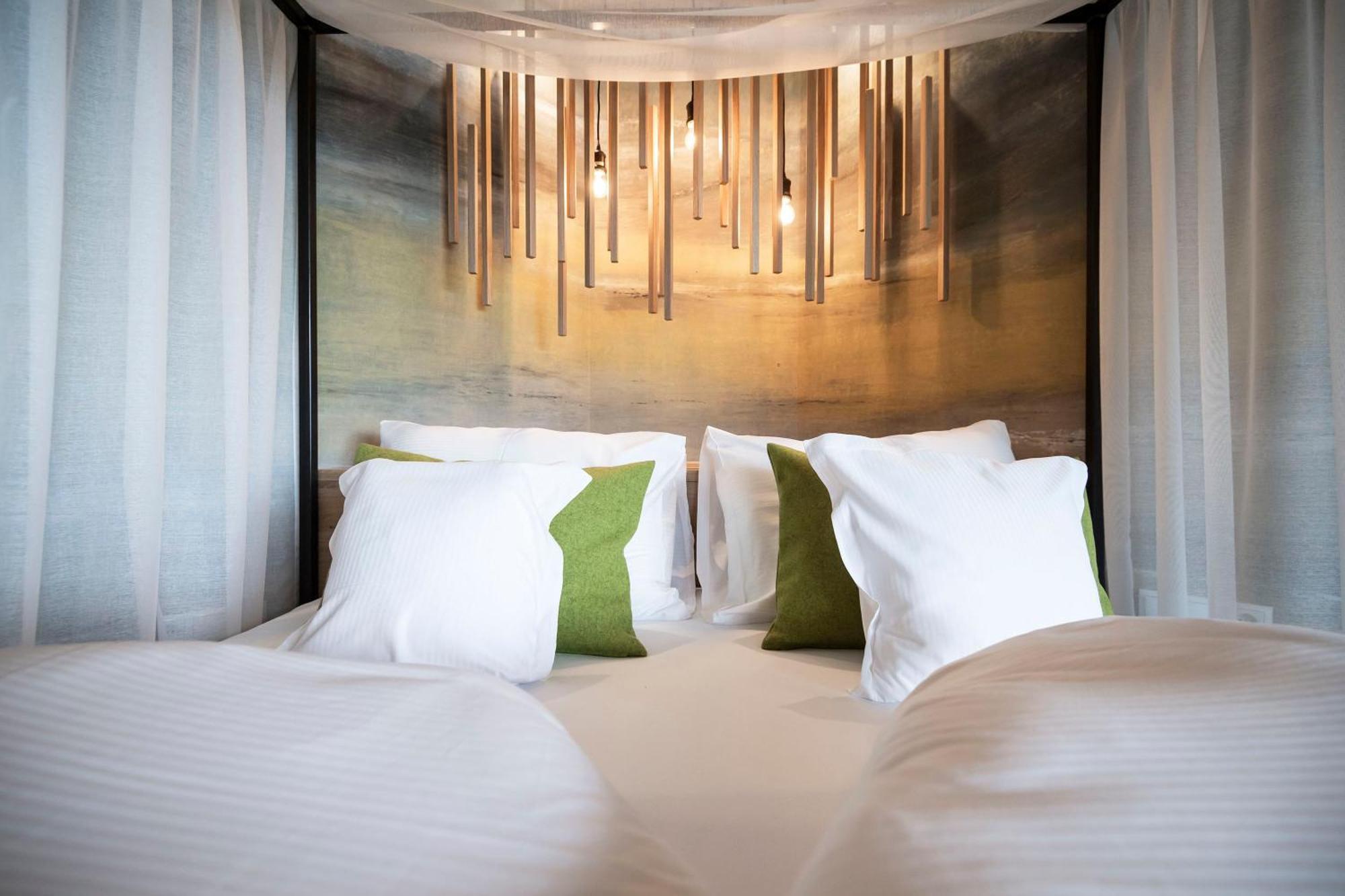 Deluxe Suite mit Whirlpool-Badewanne