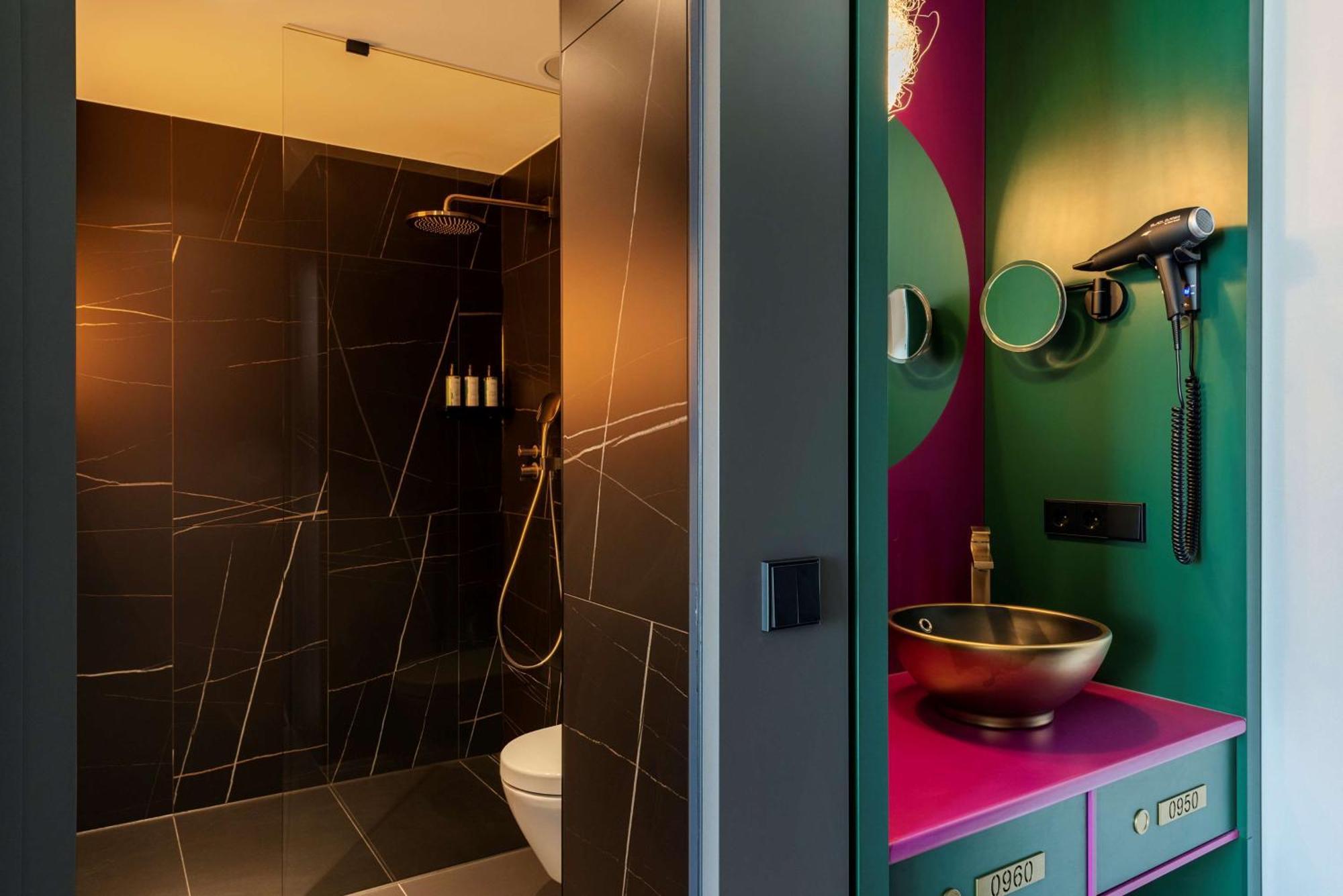 nhow Premium Zimmer – Club im Obergeschoss + VIP Lounge