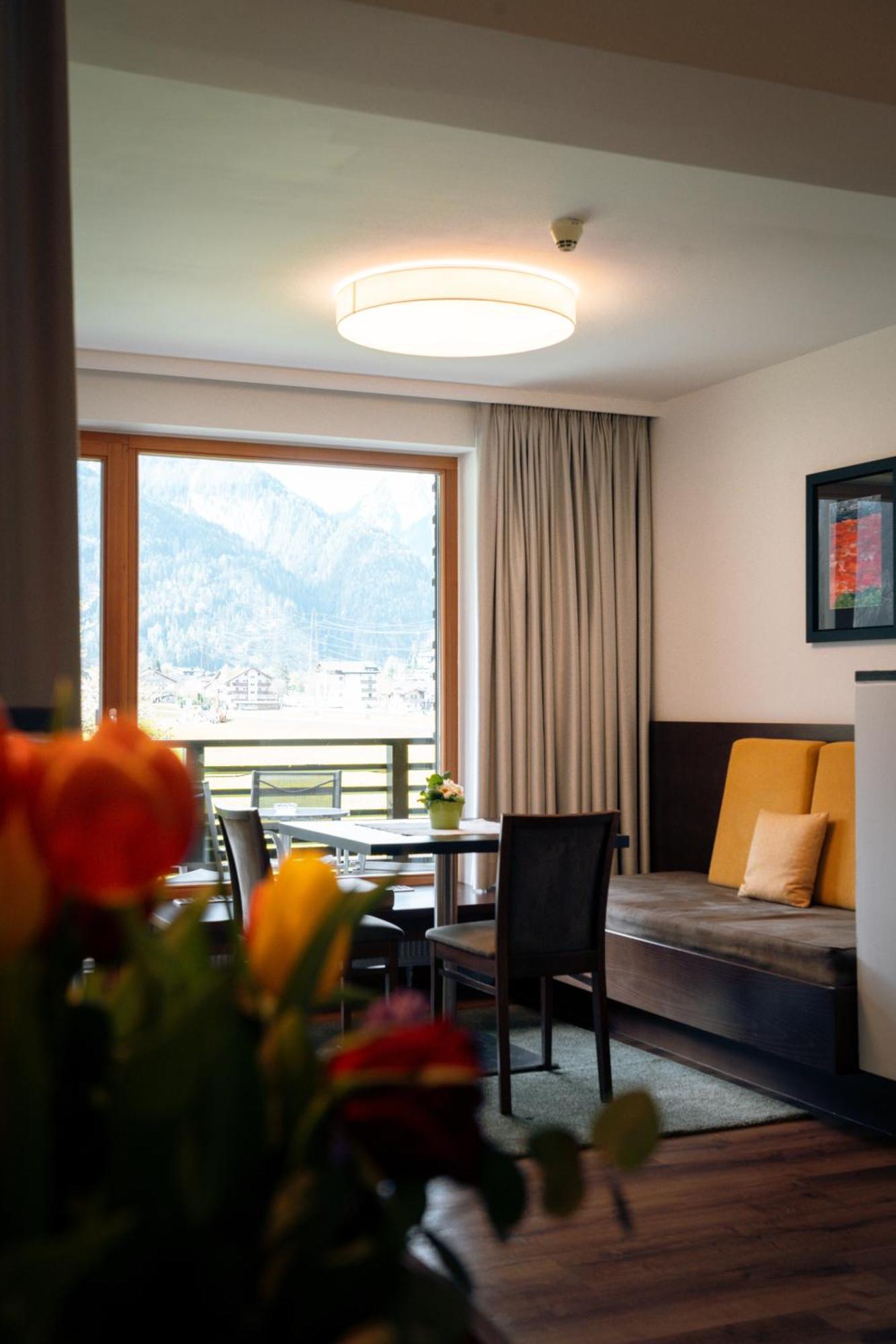 Studio mit Bergblick