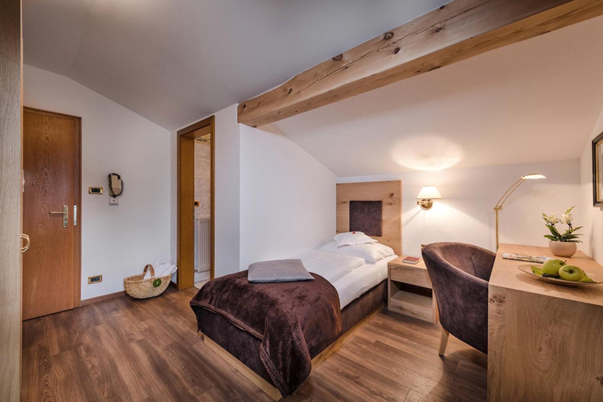 Einzelzimmer mit Balkon