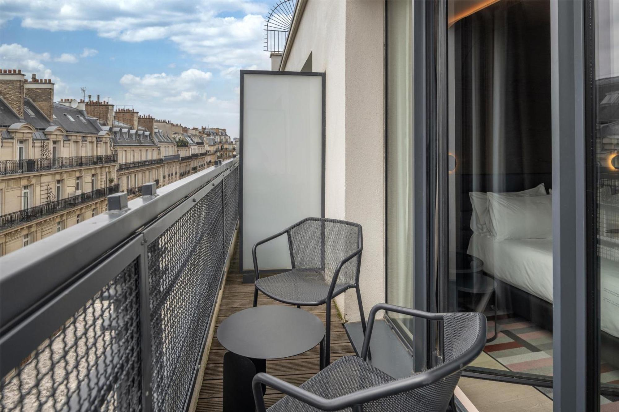 Premium Zimmer mit Kingsize-Bett und Terrasse