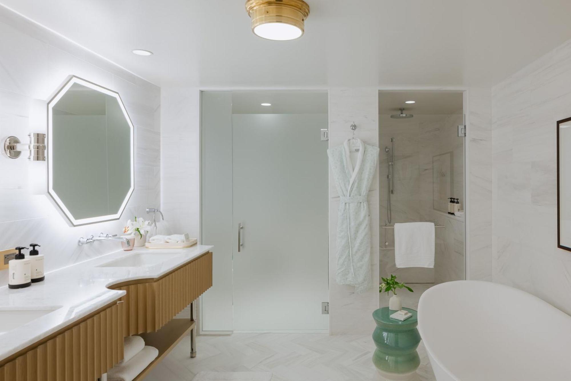Eck-Suite Malibu mit 1 Schlafzimmer, Kingsize-Bett und Meerblick