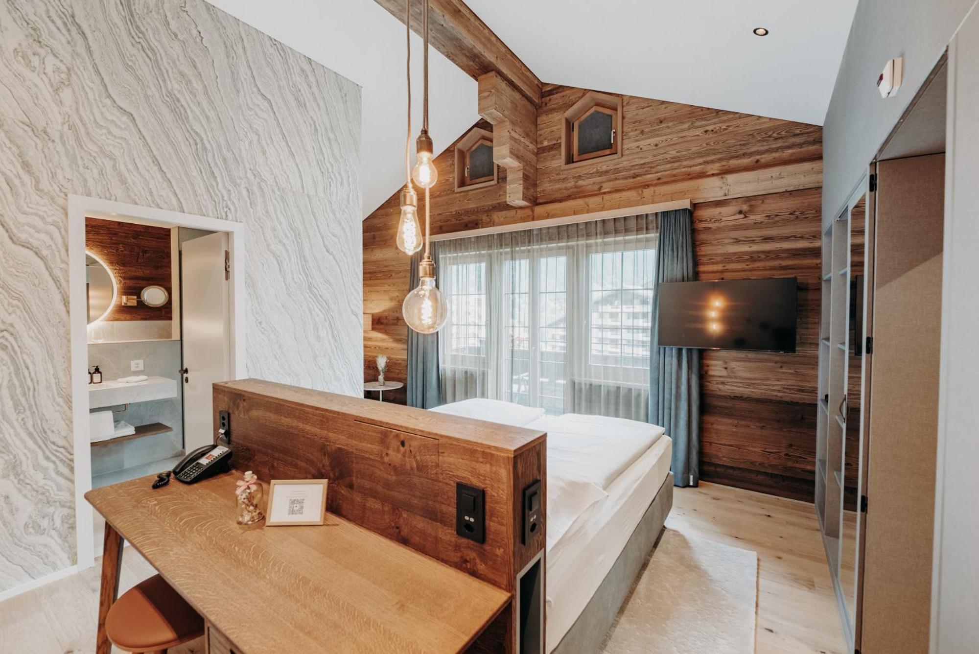 Suite im Chalet mit Balkon und Bergblick