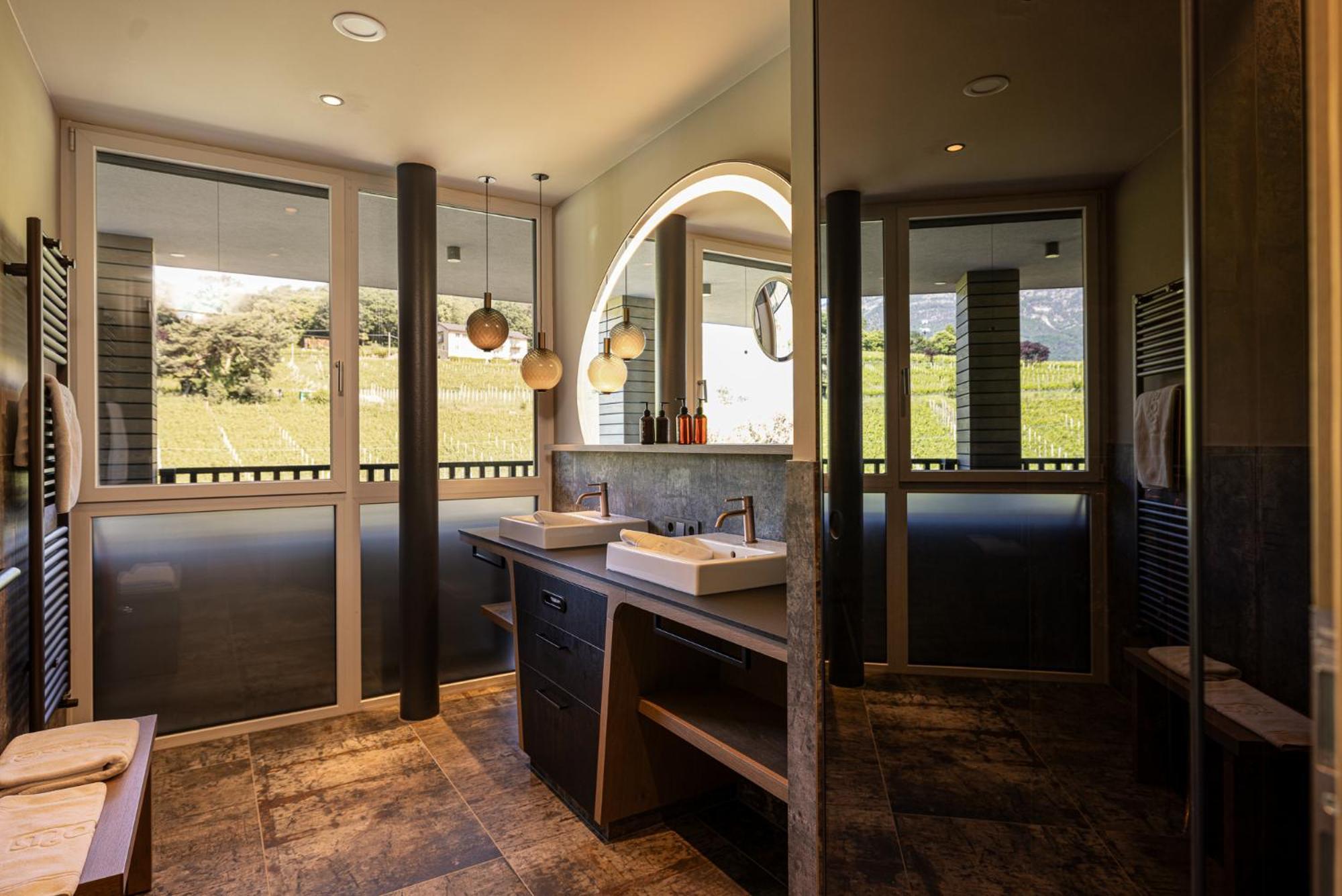 Suite mit Queensize-Bett und Whirlpool