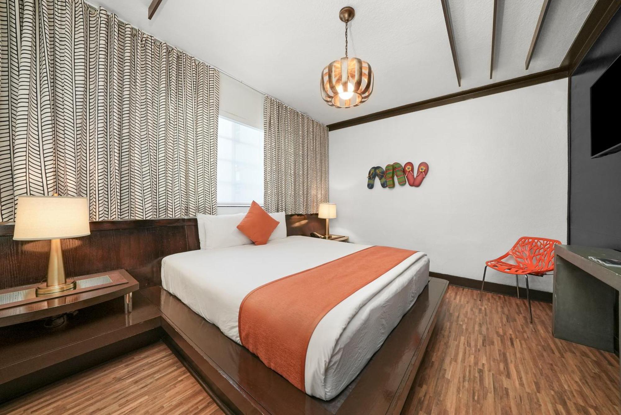Standard Zimmer mit Kingsize-Bett