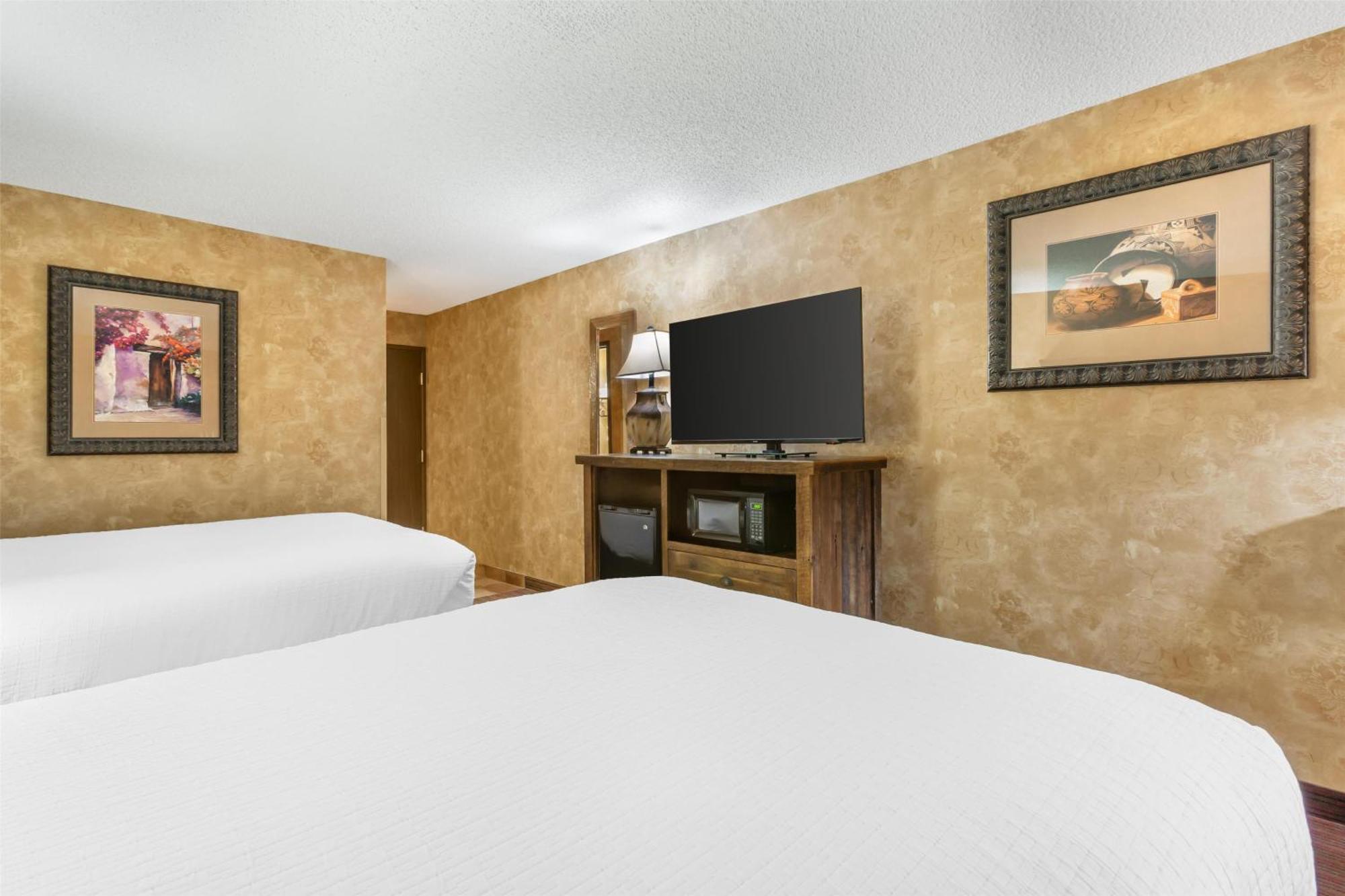 Queen Room Two Queen Beds