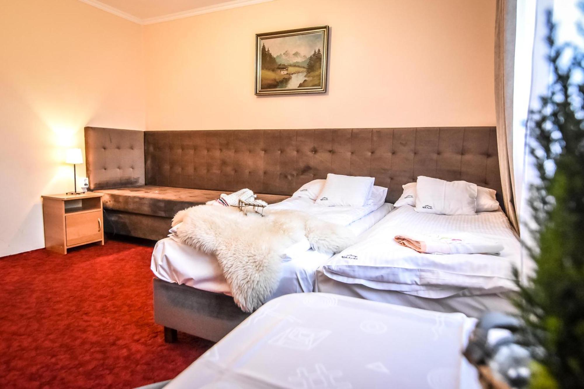 Dreibettzimmer mit eigenem Bad