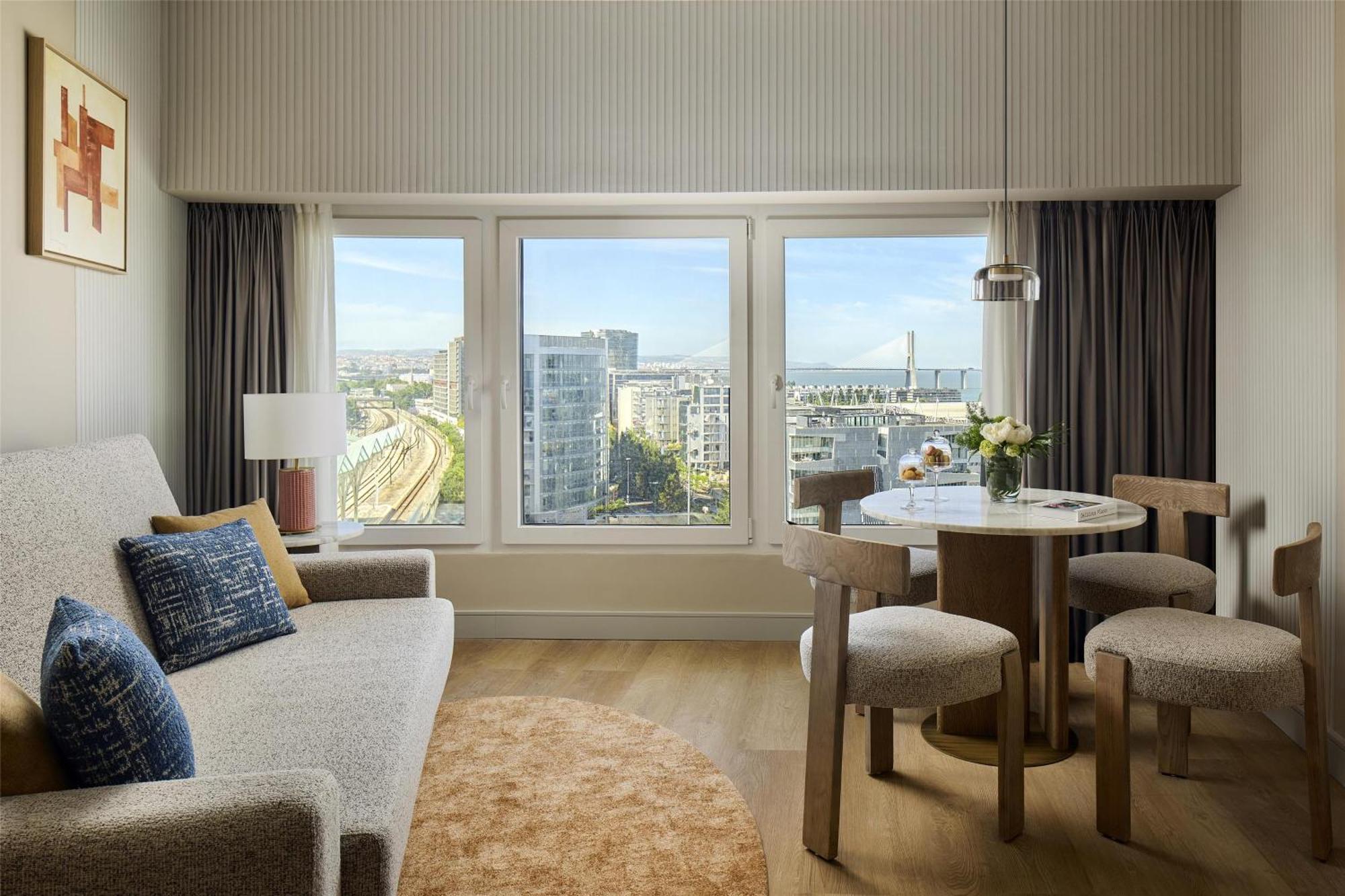 Junior Suite mit Zustellbetten (3 Erwachsene + 1 Kind)