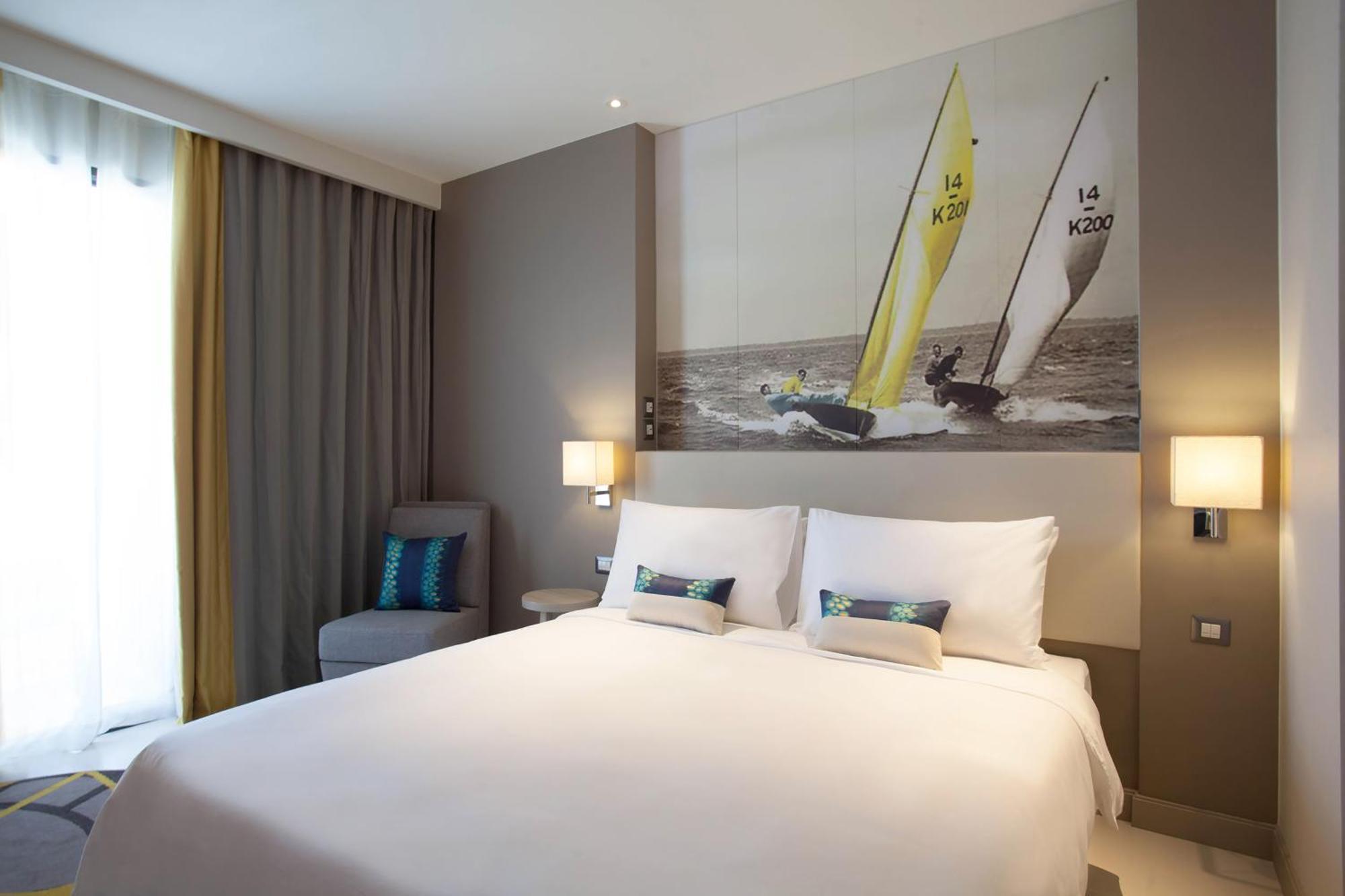 Superior Zimmer mit Kingsize-Bett und Meerblick