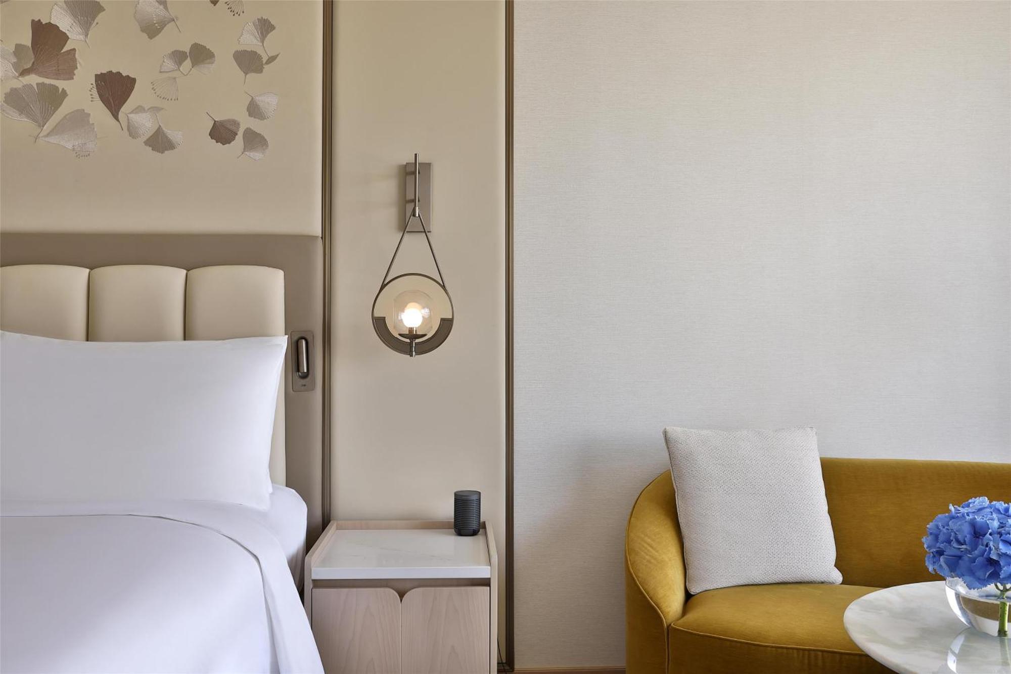 Club Signia King Room