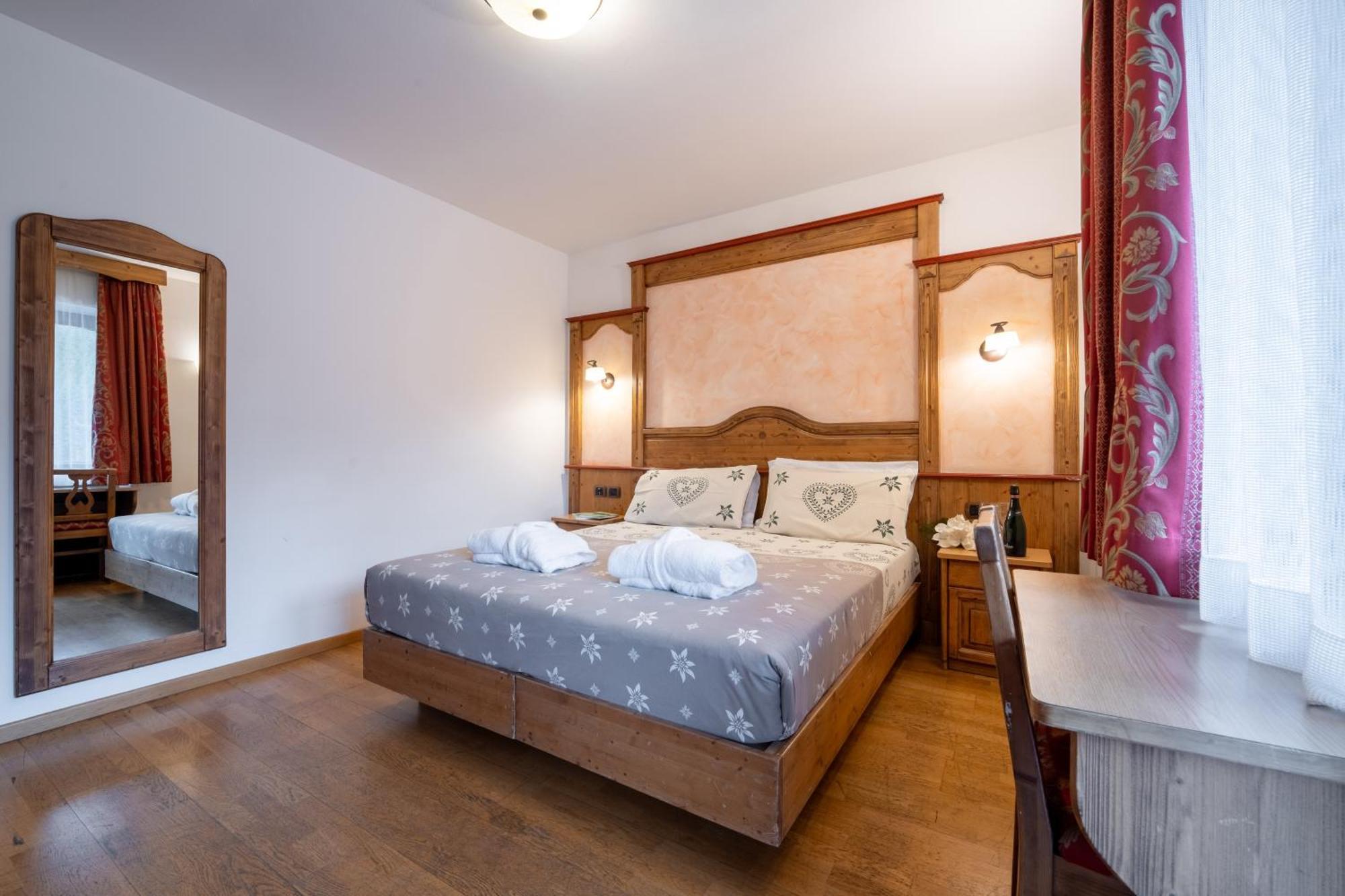 Classic Dreibettzimmer