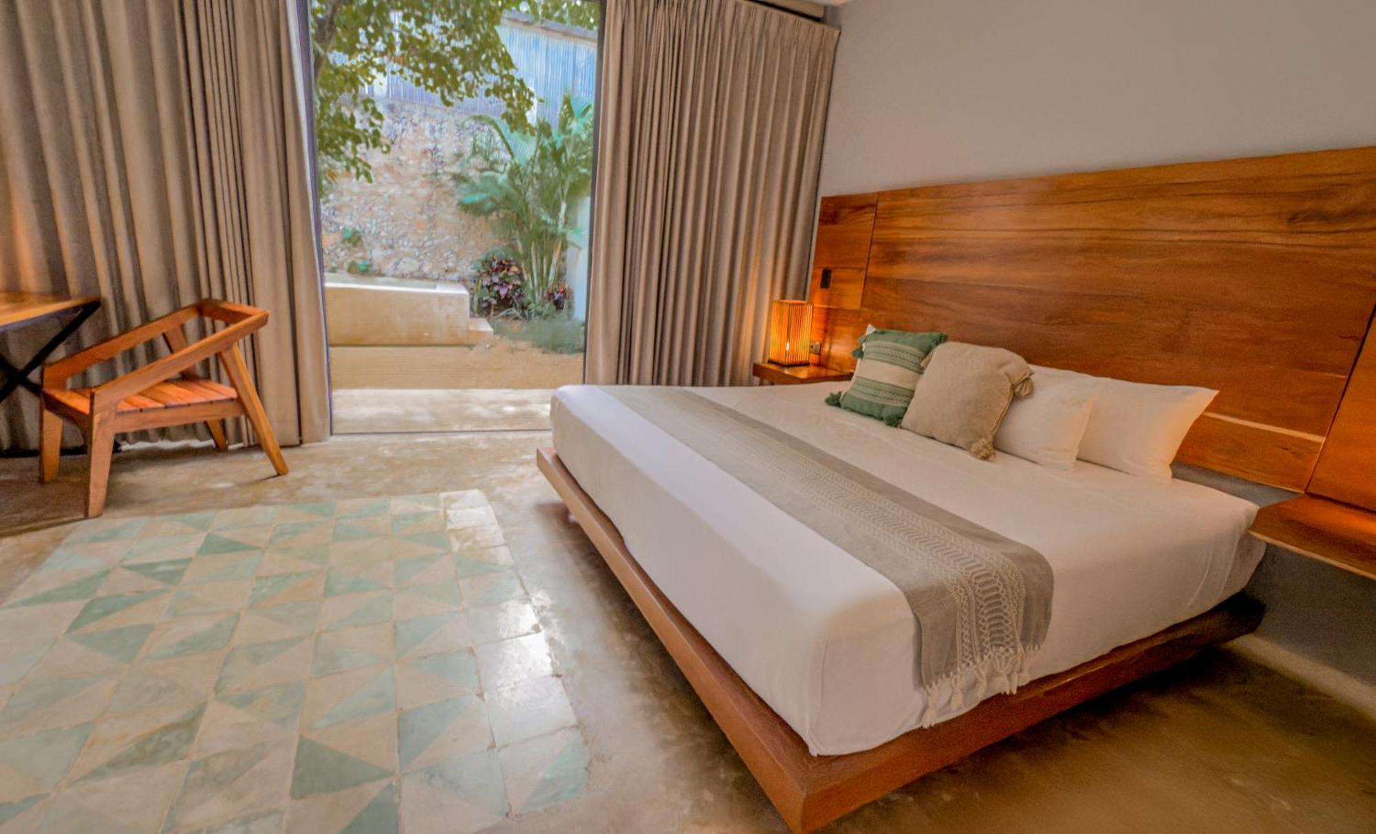 Standard Kingsize-Bett mit eigenem Pool